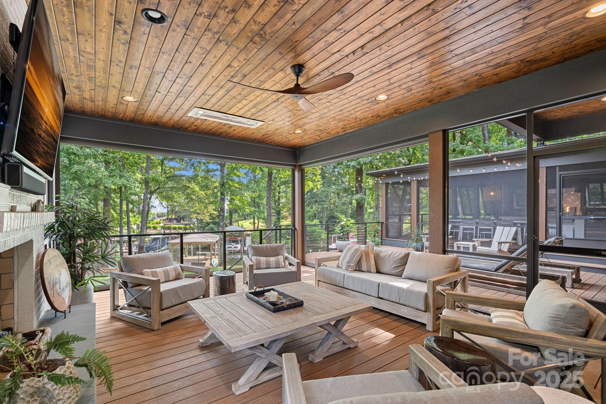 Diane Shores - Residential