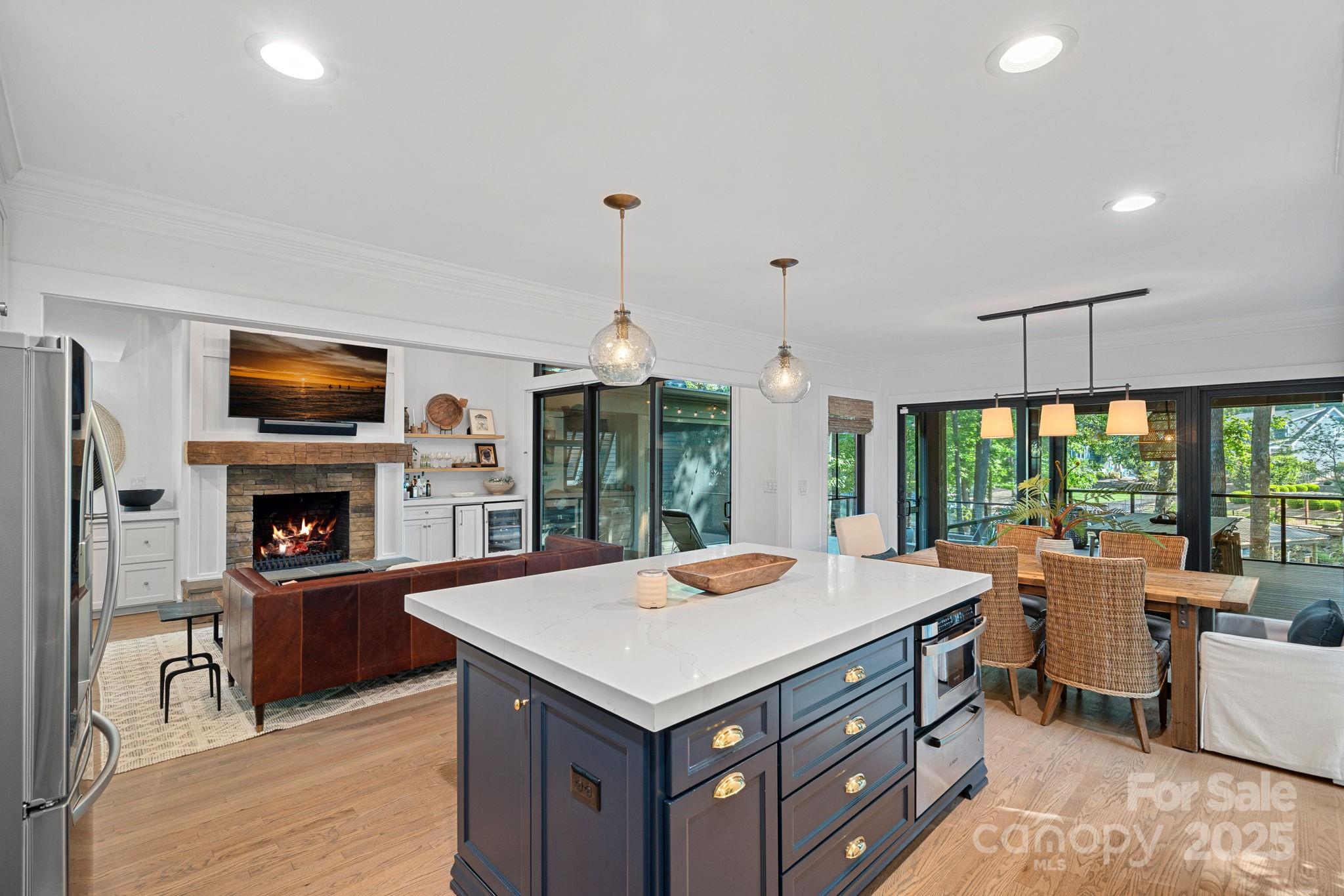 Diane Shores - Residential