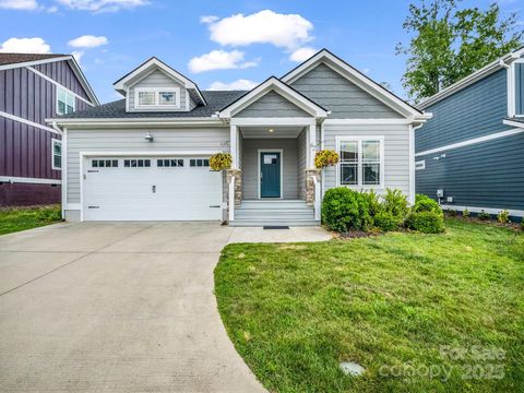 Photo of 62 Leyland Circle, Hendersonville, NC 28792 (MLS # 4270363)