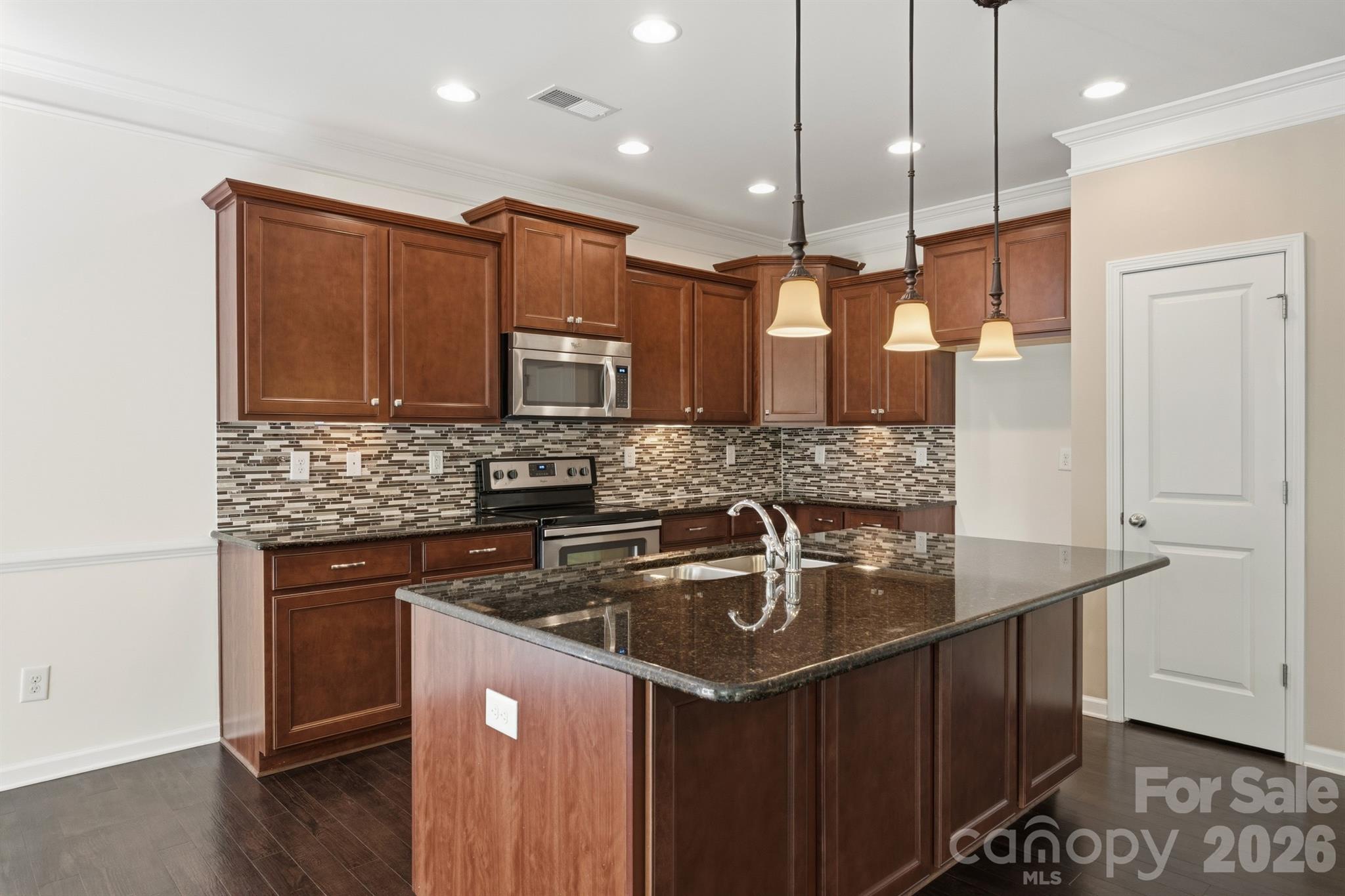 106 E Heart Pine Lane