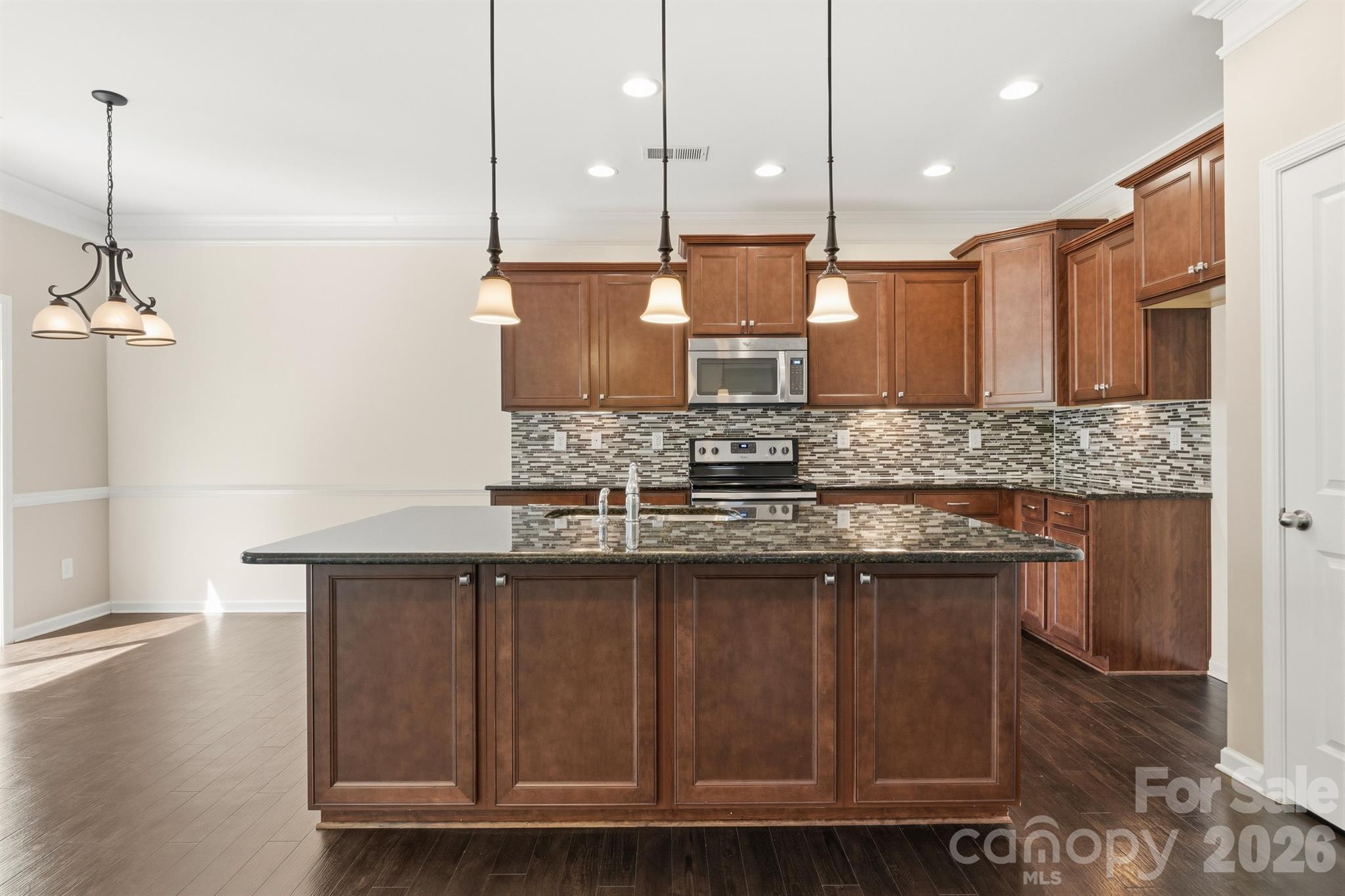 106 E Heart Pine Lane