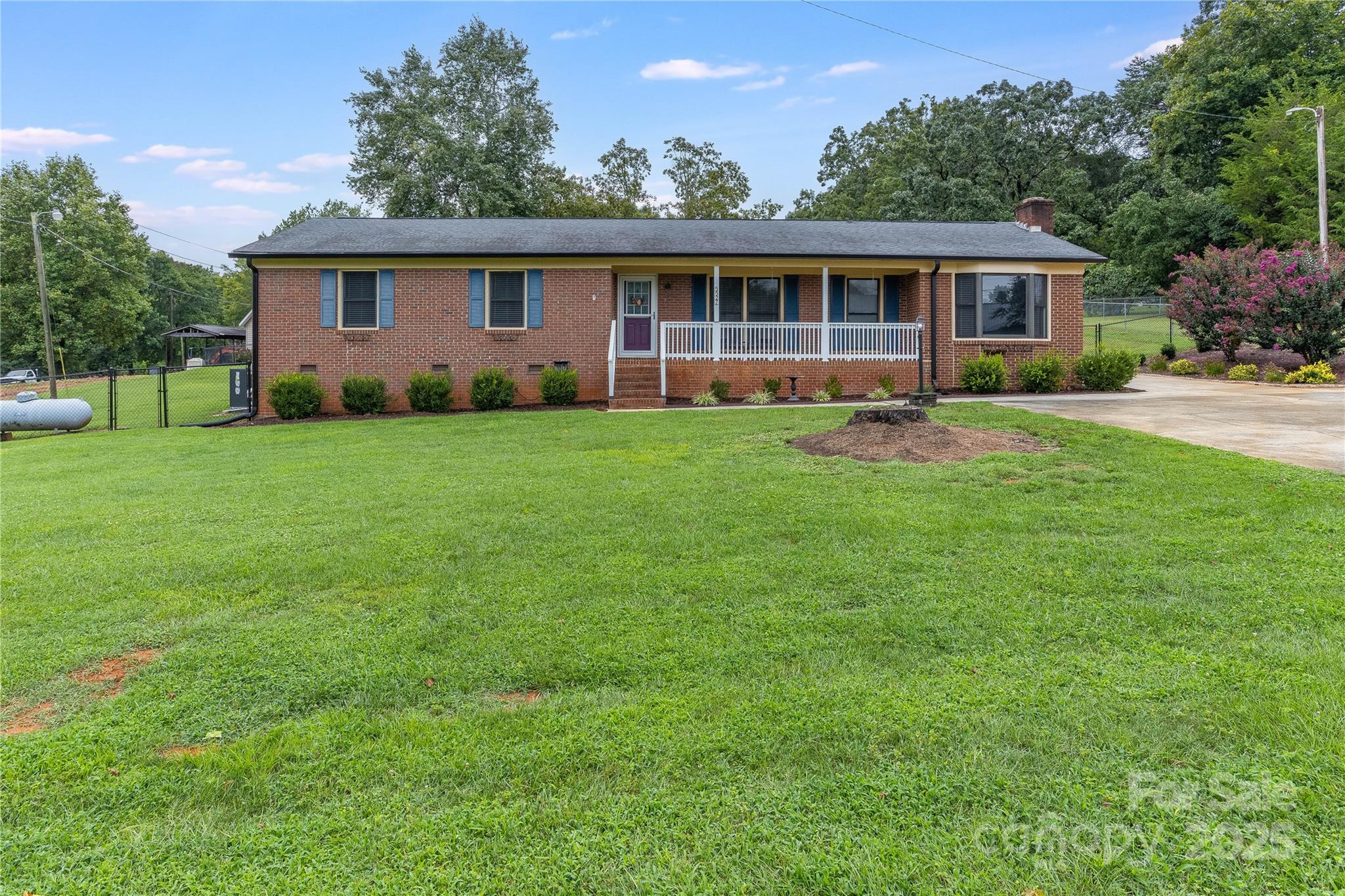5527 Dallas High Shoals Highway