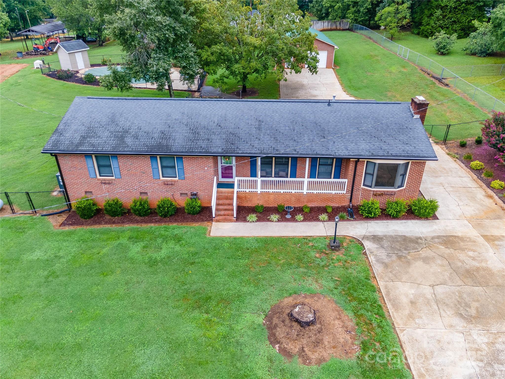 5527 Dallas High Shoals Highway