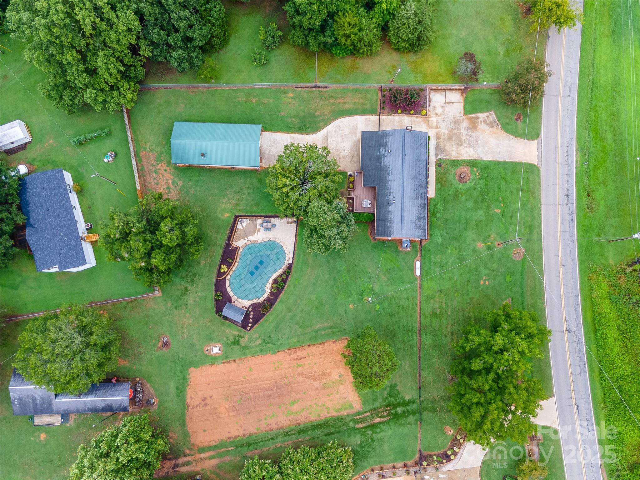 5527 Dallas High Shoals Highway