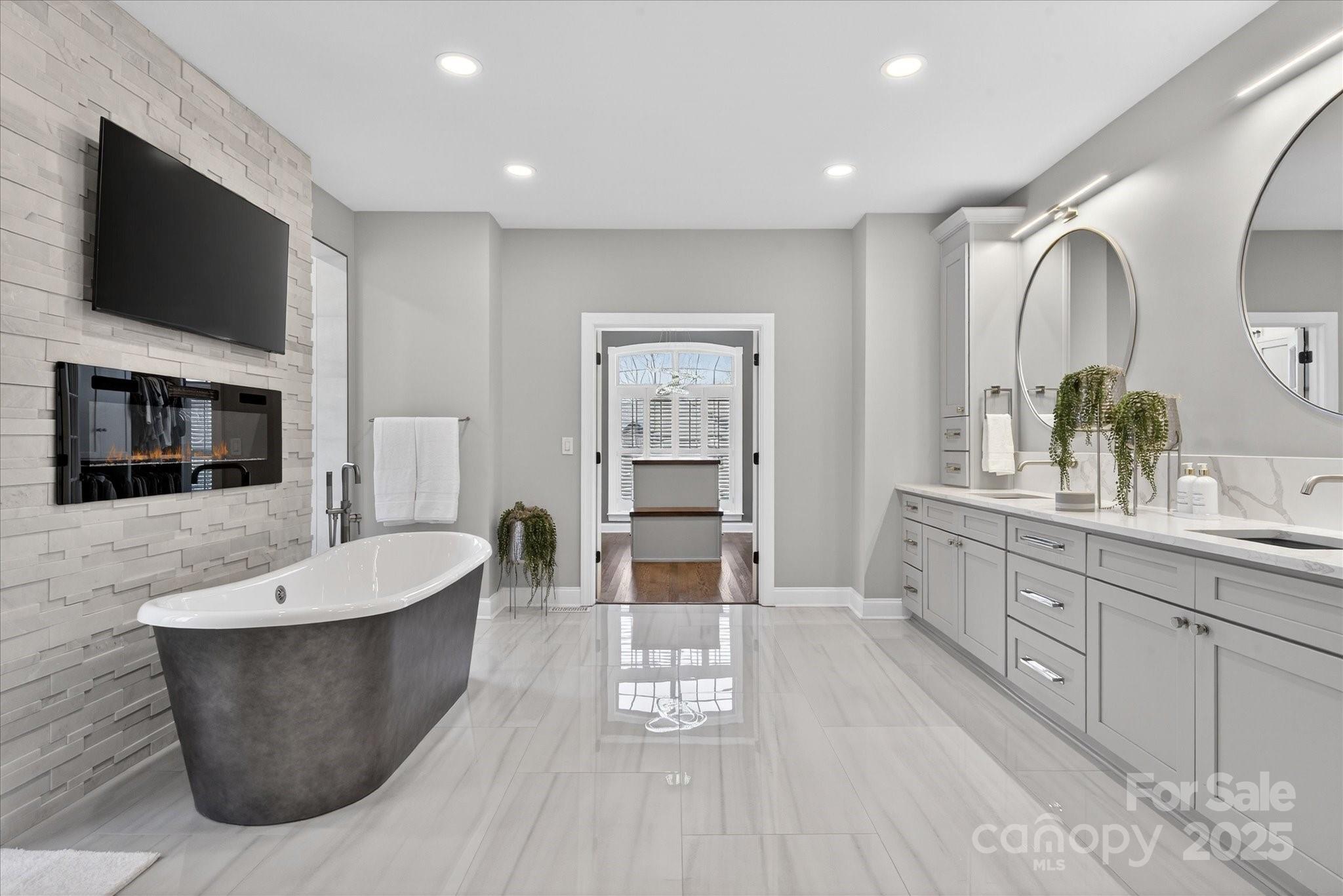 Chatsworth - Residential