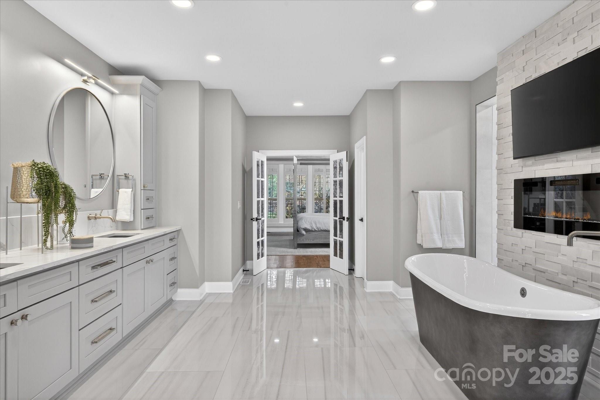 Chatsworth - Residential