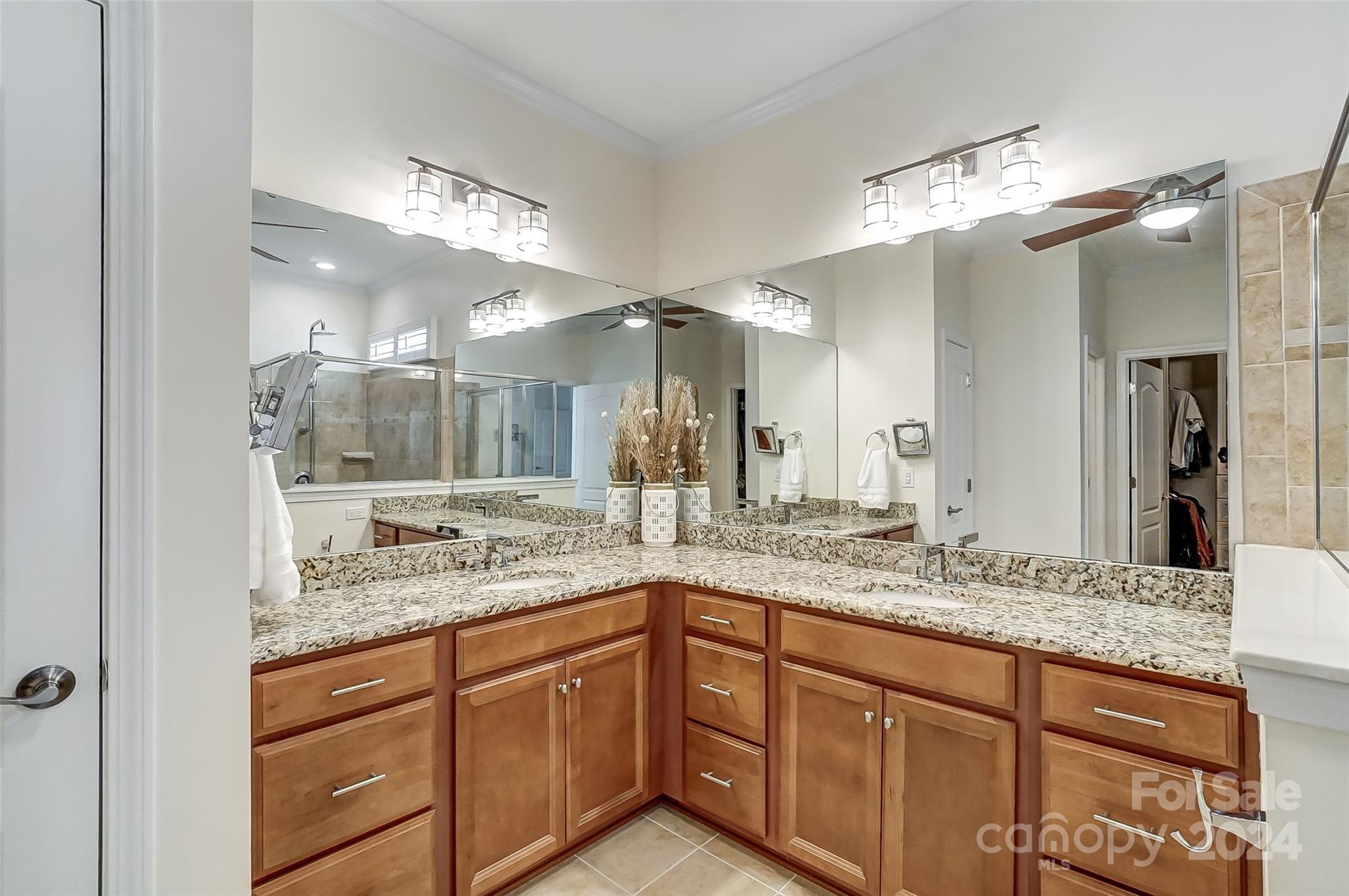 Summerhouse At Paddlers Cove - Residential