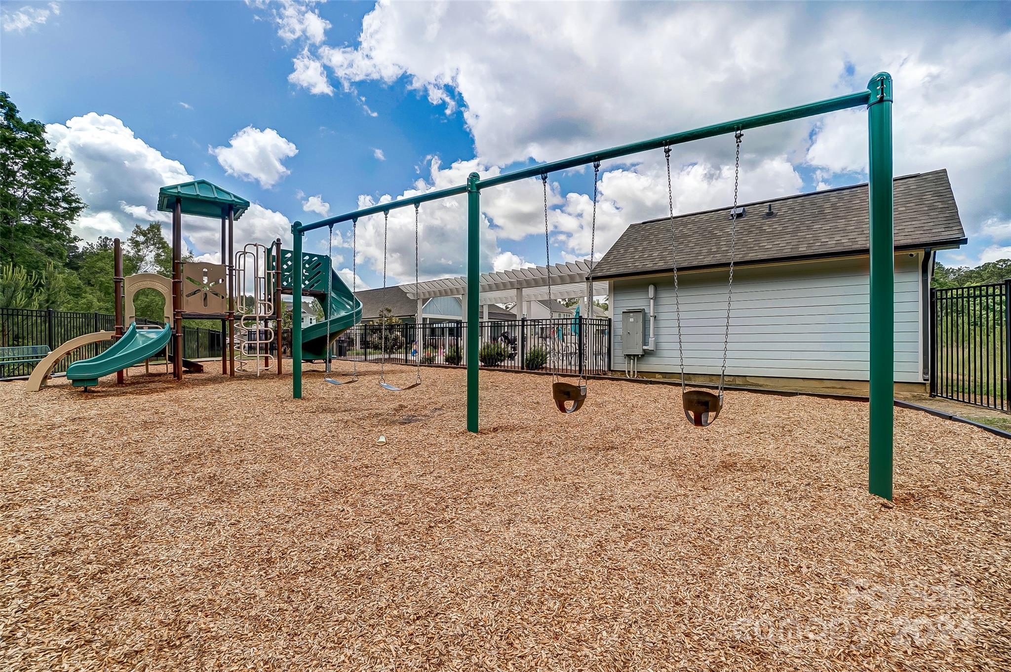 Summerhouse At Paddlers Cove - Residential