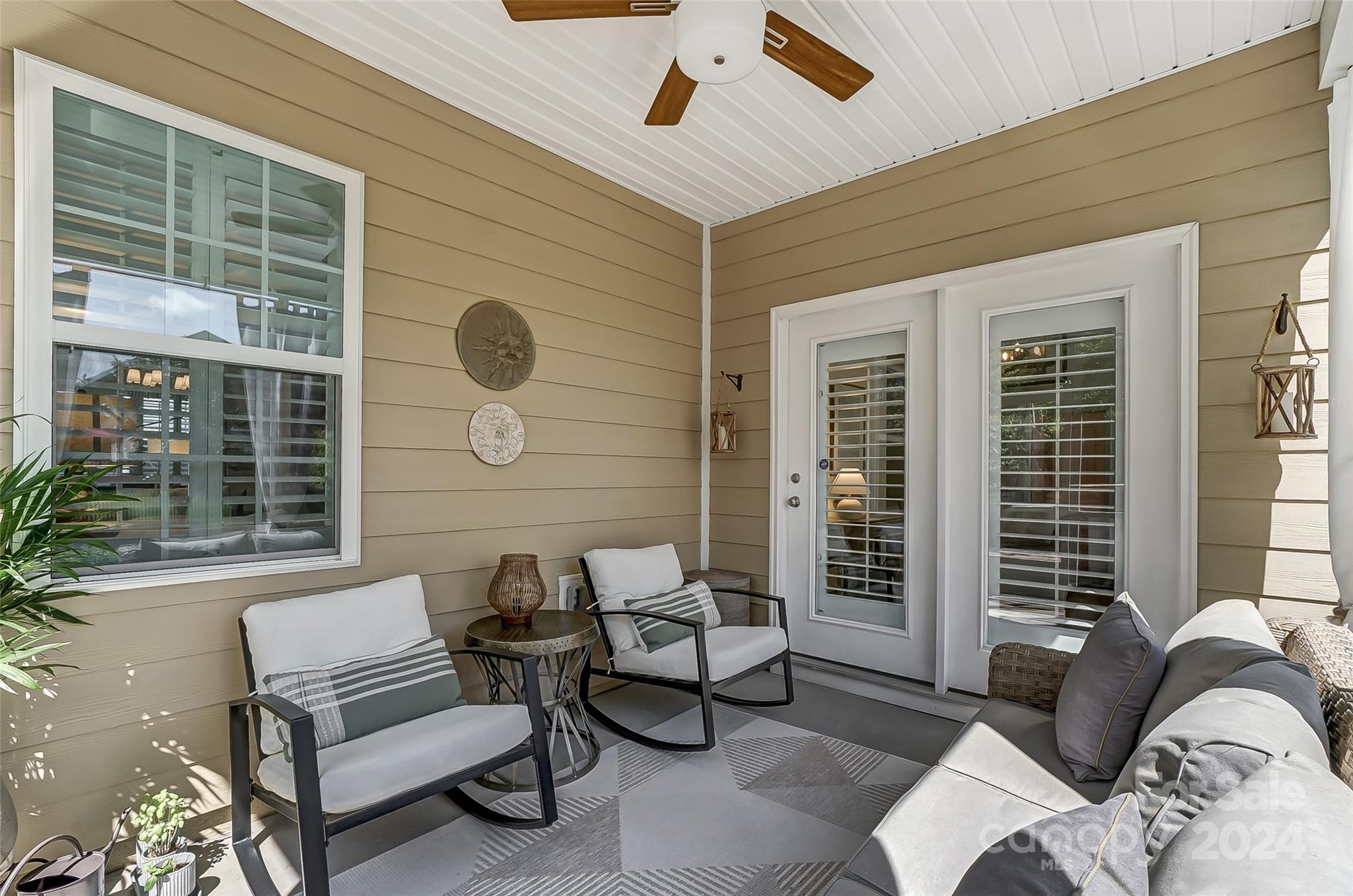 Summerhouse At Paddlers Cove - Residential