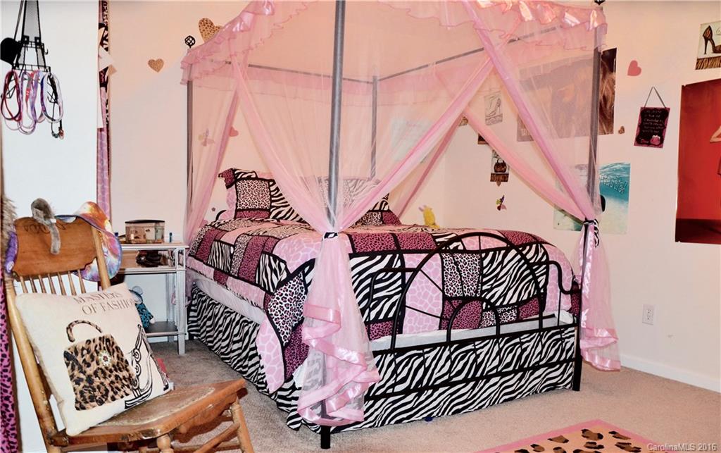 Ridge Pointe - Residential