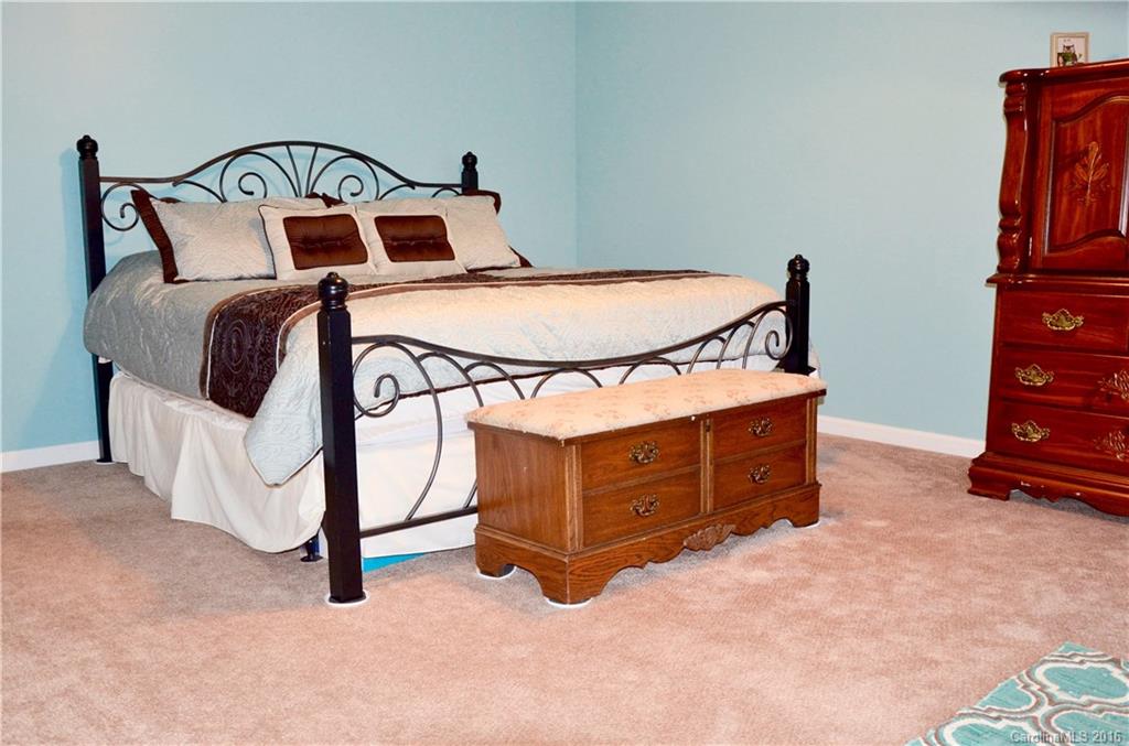 Ridge Pointe - Residential