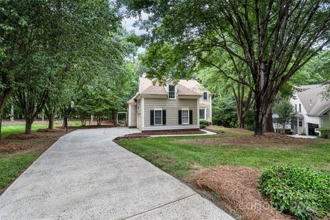 4716 Heatherton Place Charlotte NC 28270