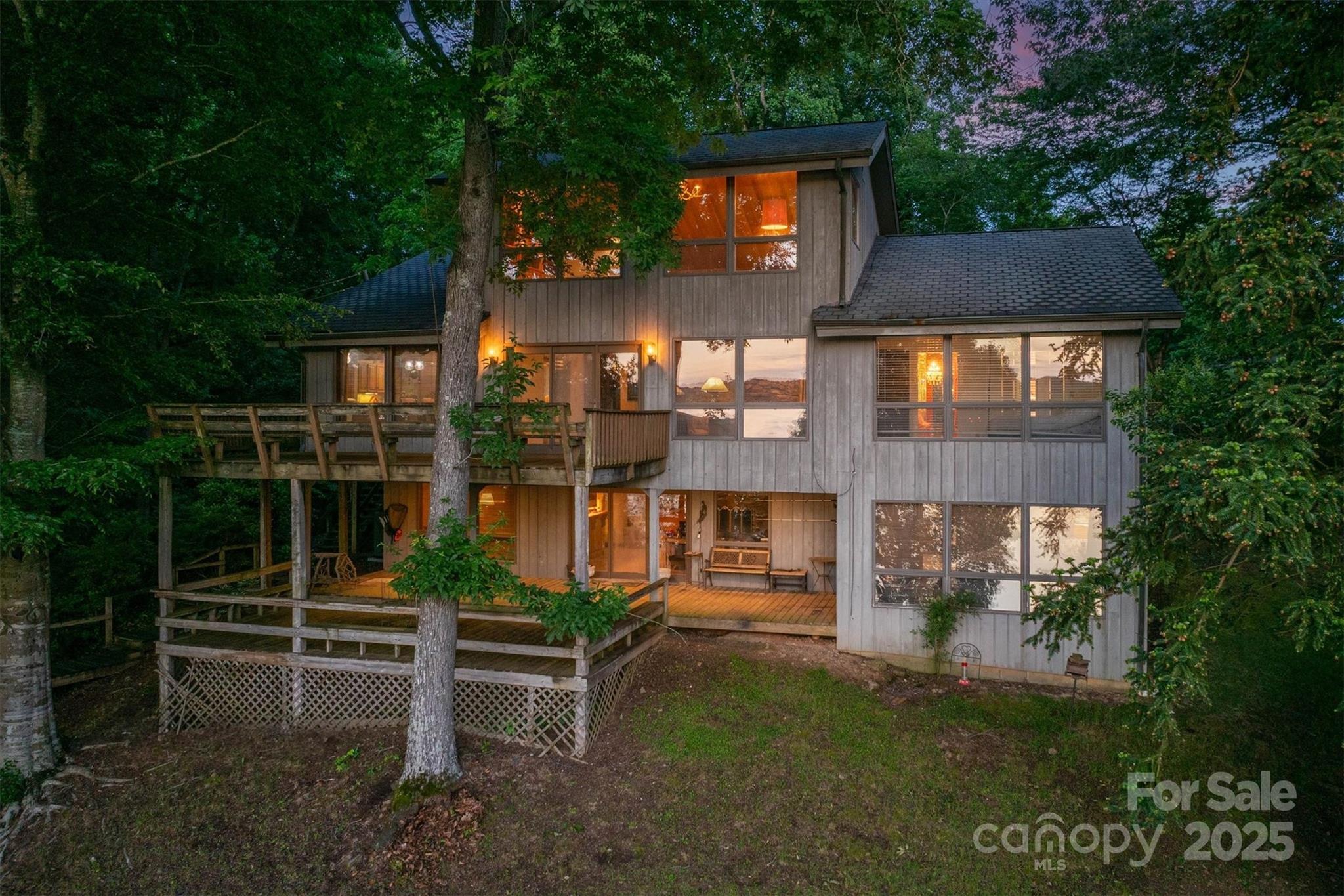 4749 16th Street Drive NE