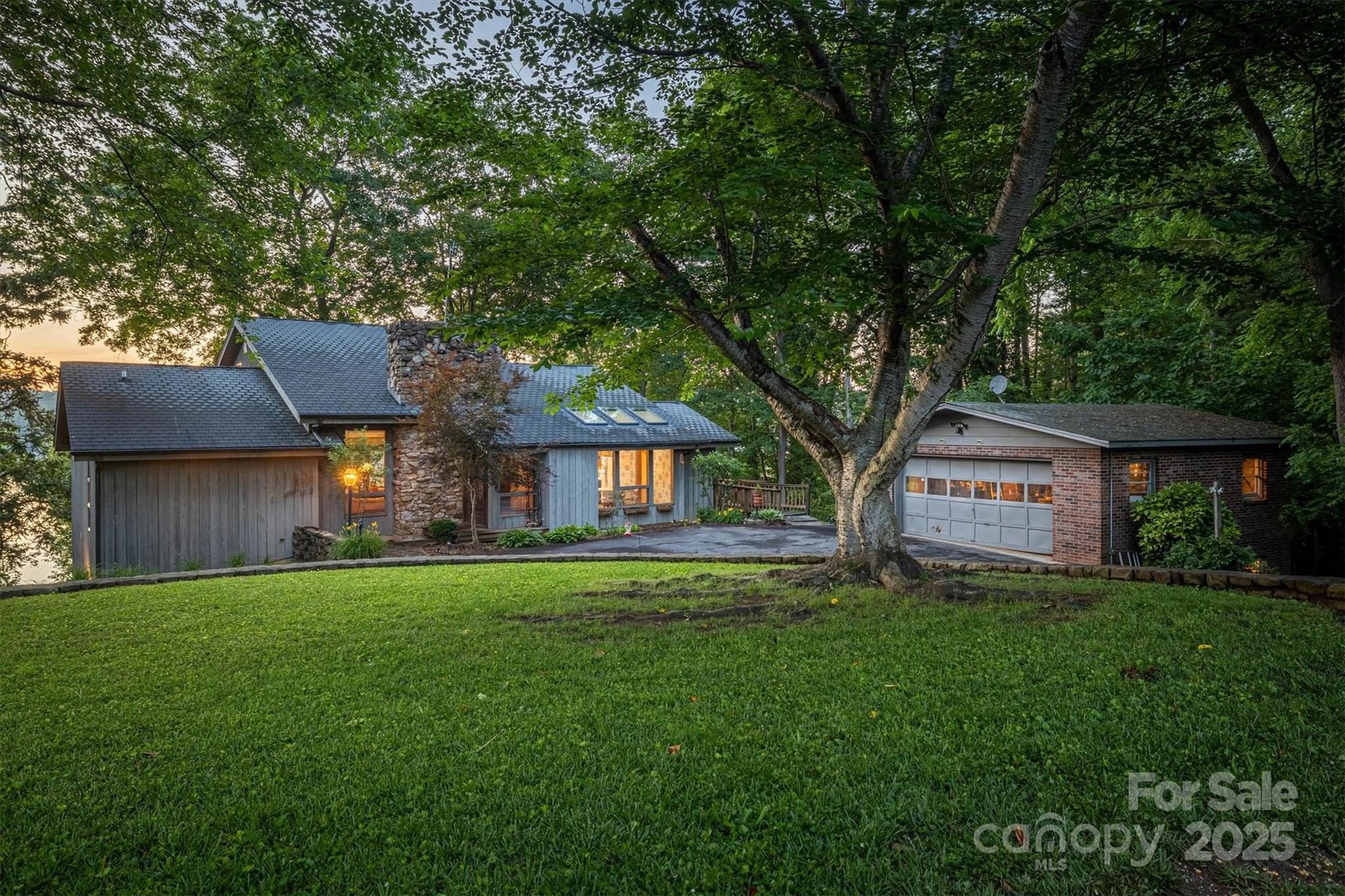 4749 16th Street Drive NE