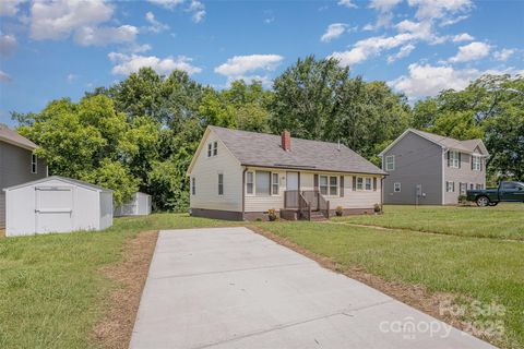 202 S Pinchback Avenue Bessemer City NC 28016