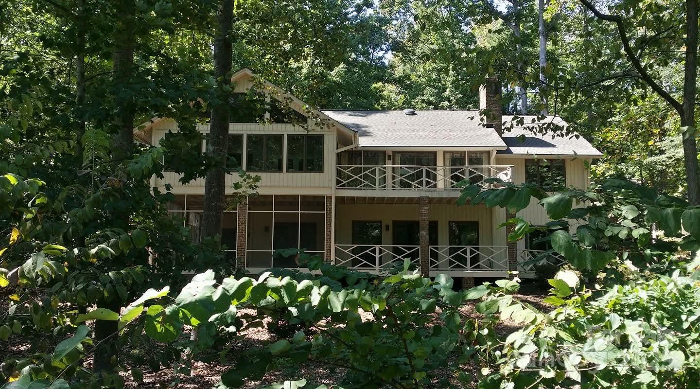 RIVER HILLS - Residential