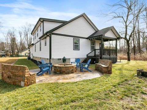 A home in Hendersonville