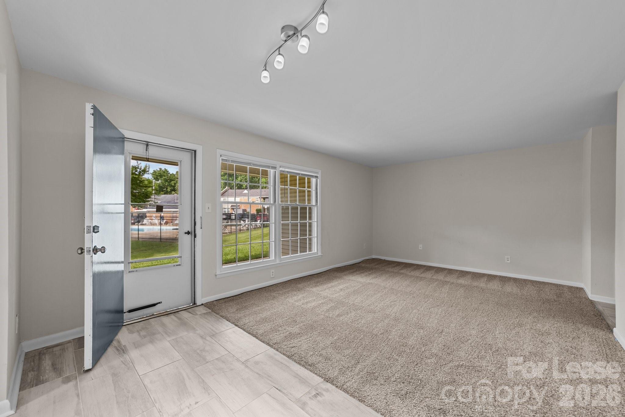 4605 Coronado Drive Q