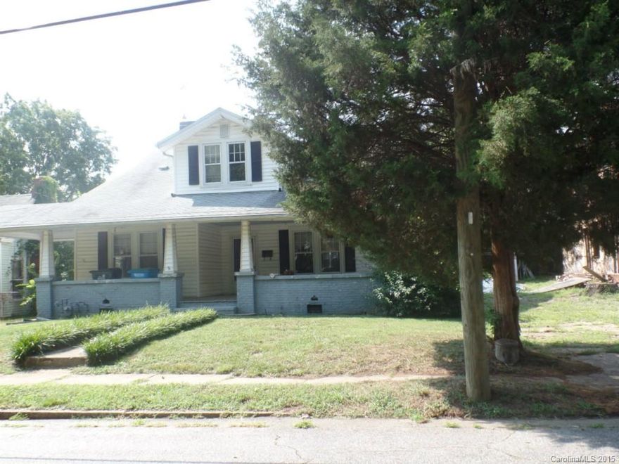 Home is in need of repairs. SOLD AS-IS. No electric or water. Great investment property for someone with a large family, flip or rental. Upstair does not have cental air/heat not included in HLA. Close to downtown Salisbury.