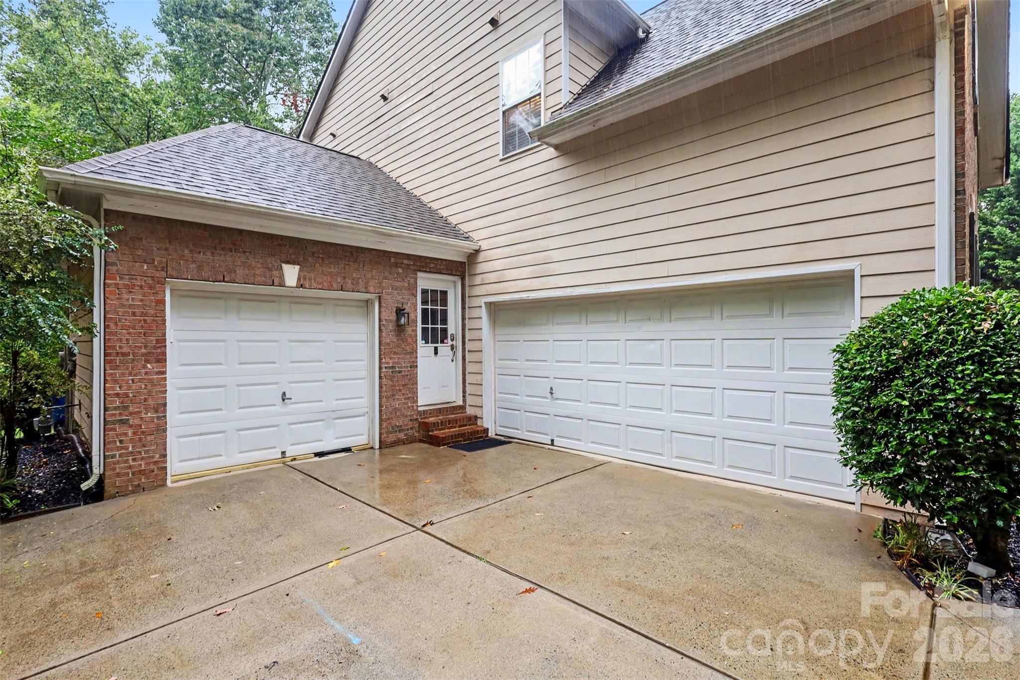 5221 Turkey Oak Drive