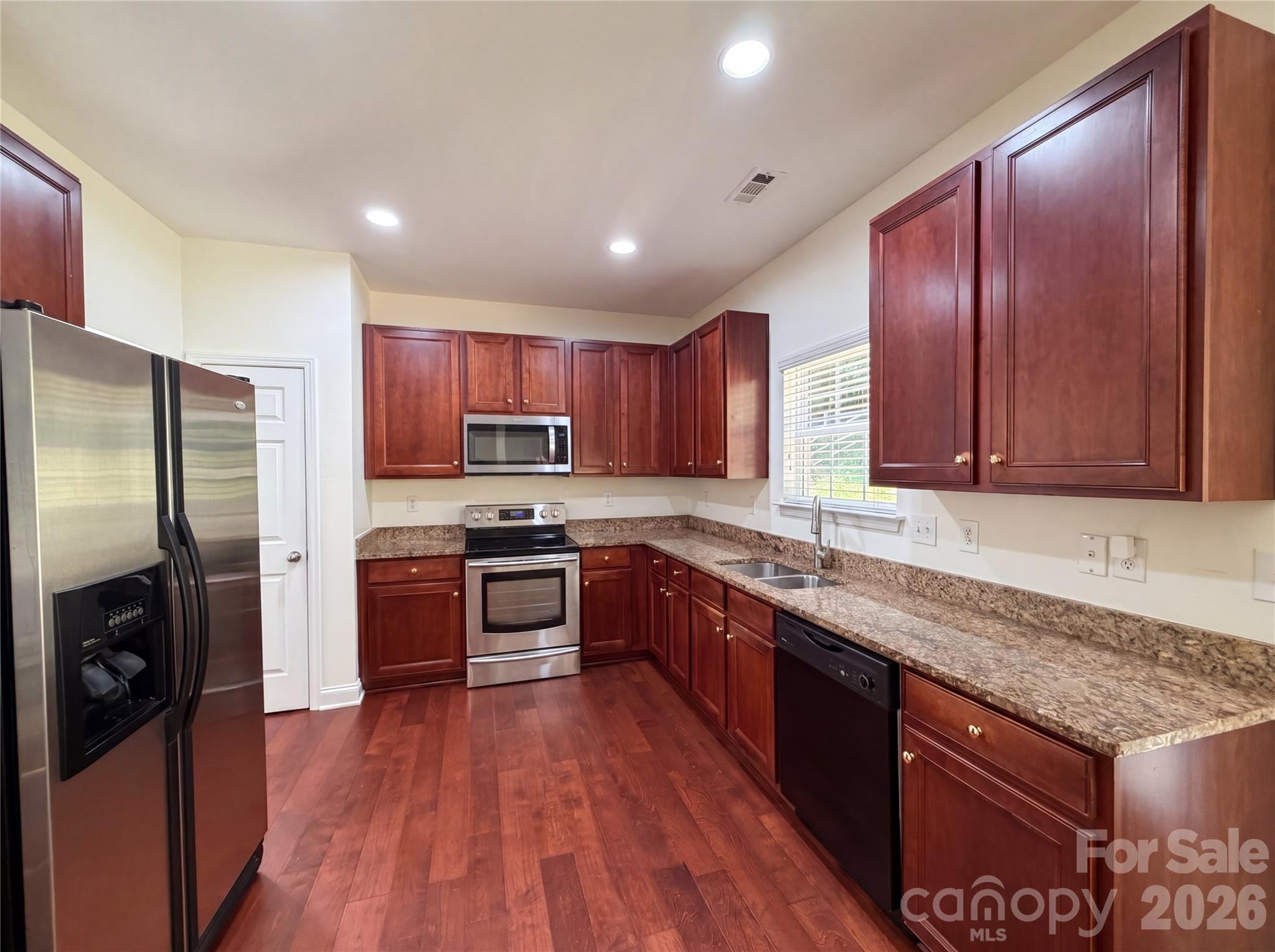 10050 Montrose Drive NW