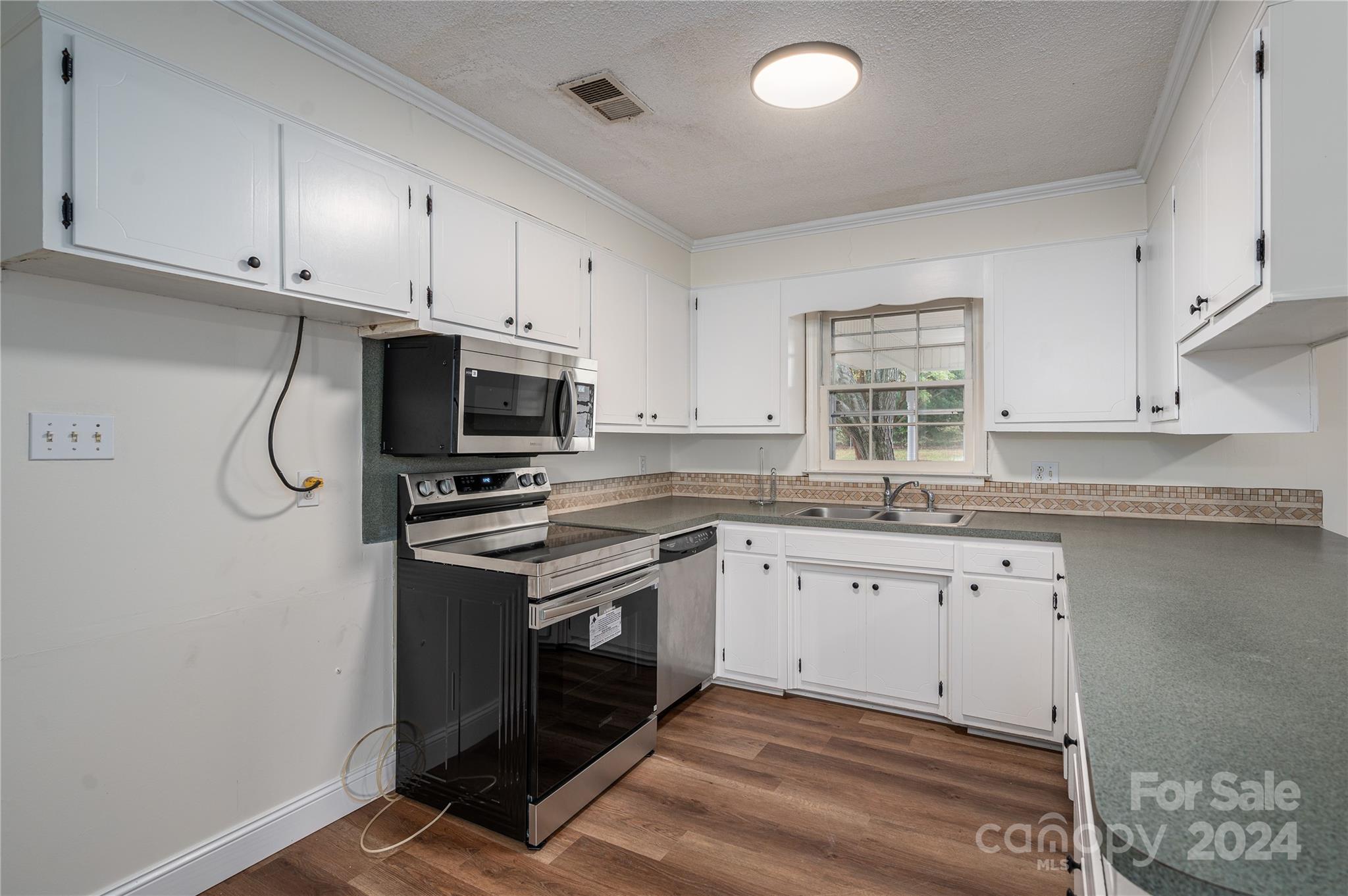 Leewood Acres - Residential