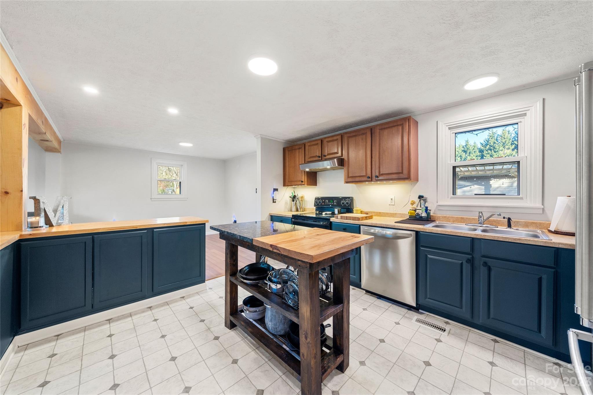 Crystal View - Residential