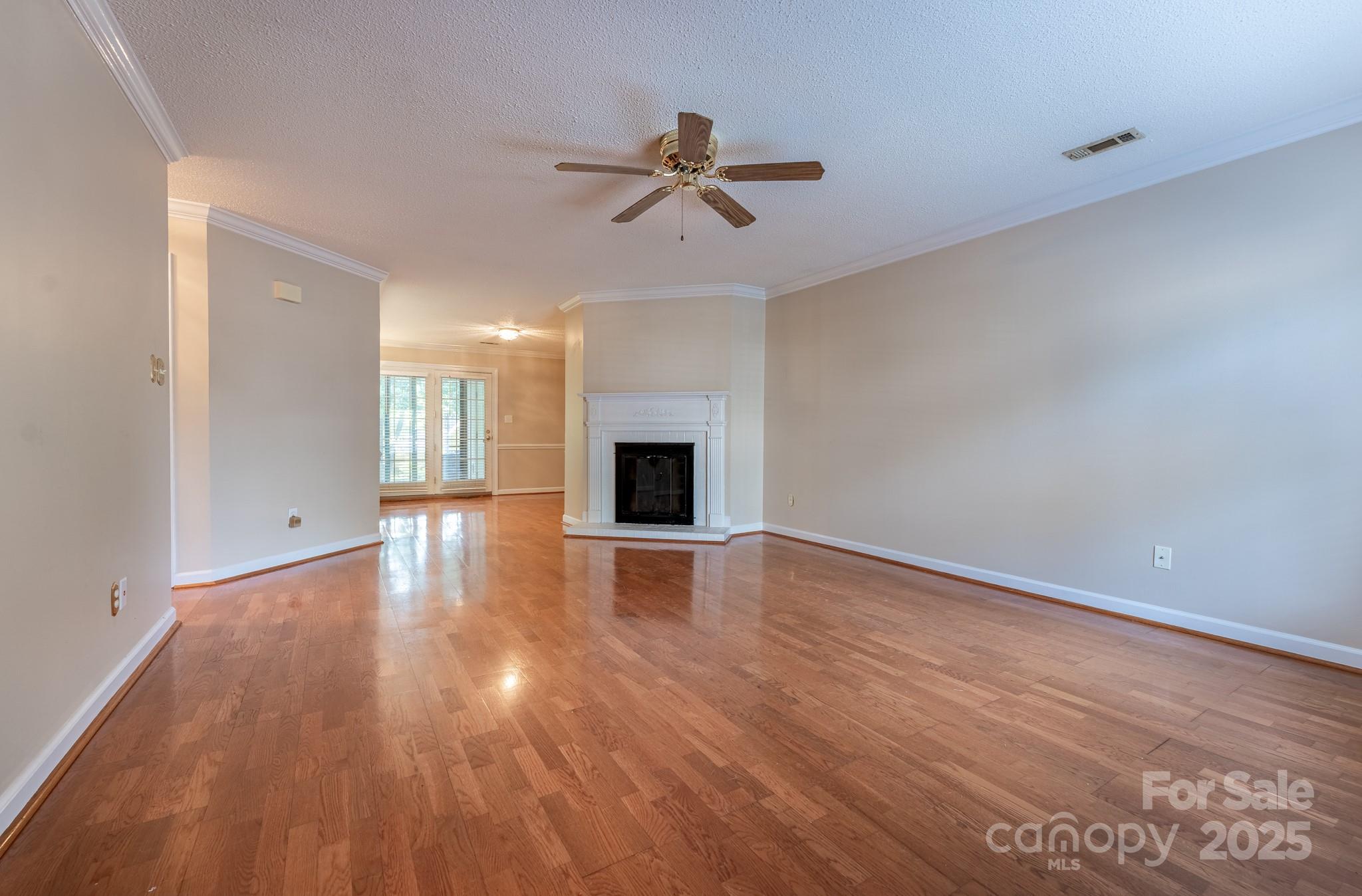 1735 Robinwood Road
