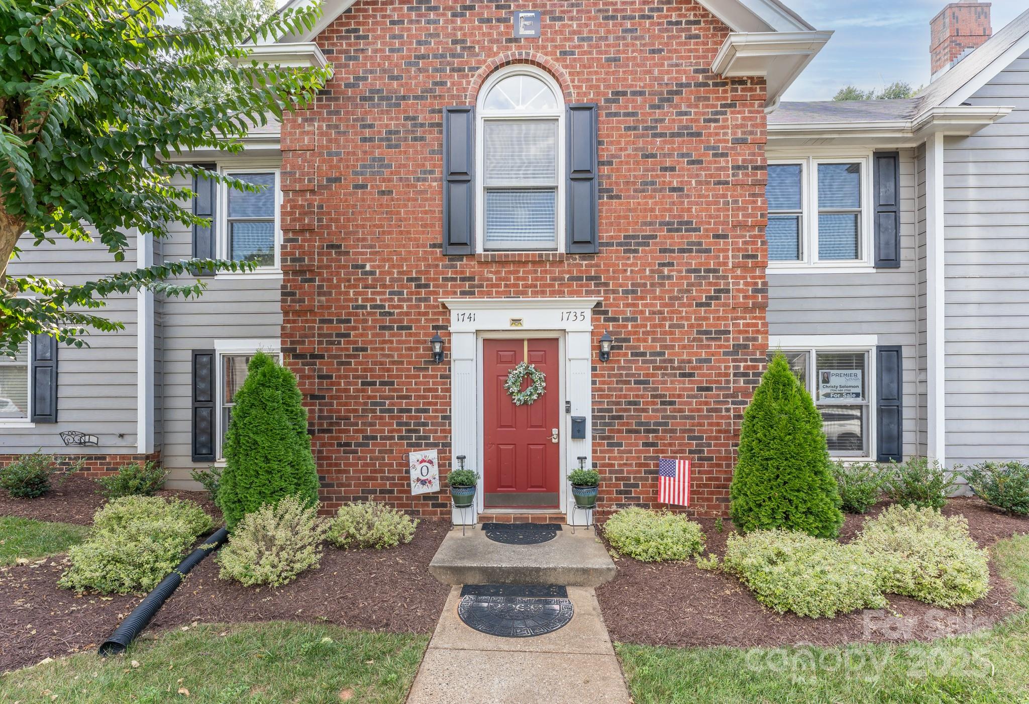 1735 Robinwood Road