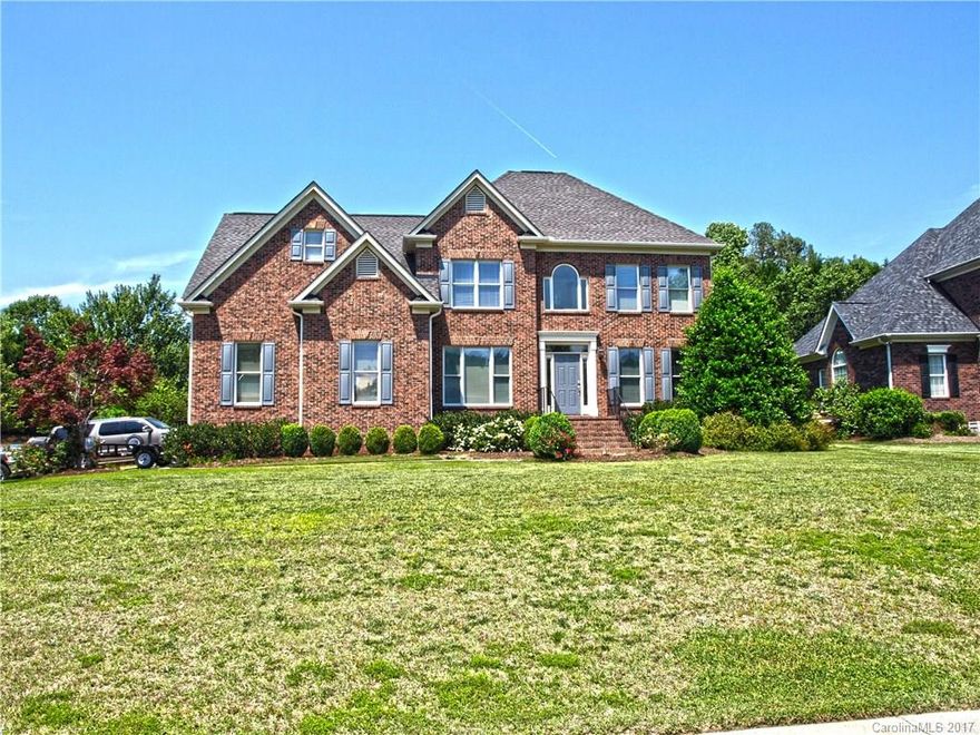 Fantastic brick home in Laurel Creek.  2 story all brick.  Open Family Room with a huge bonus room.  Laurel Creek is a swim and racquet community with walking trails.