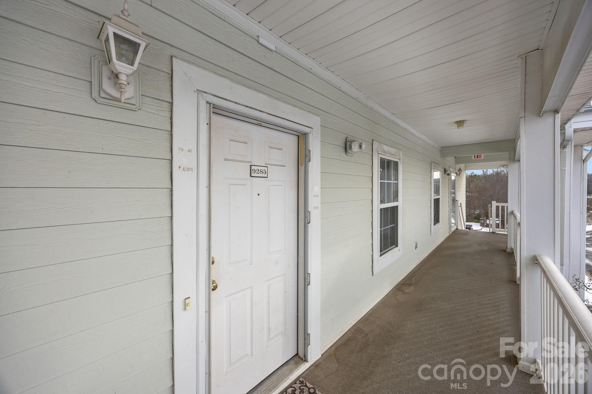 9285 Meadow Vista Road