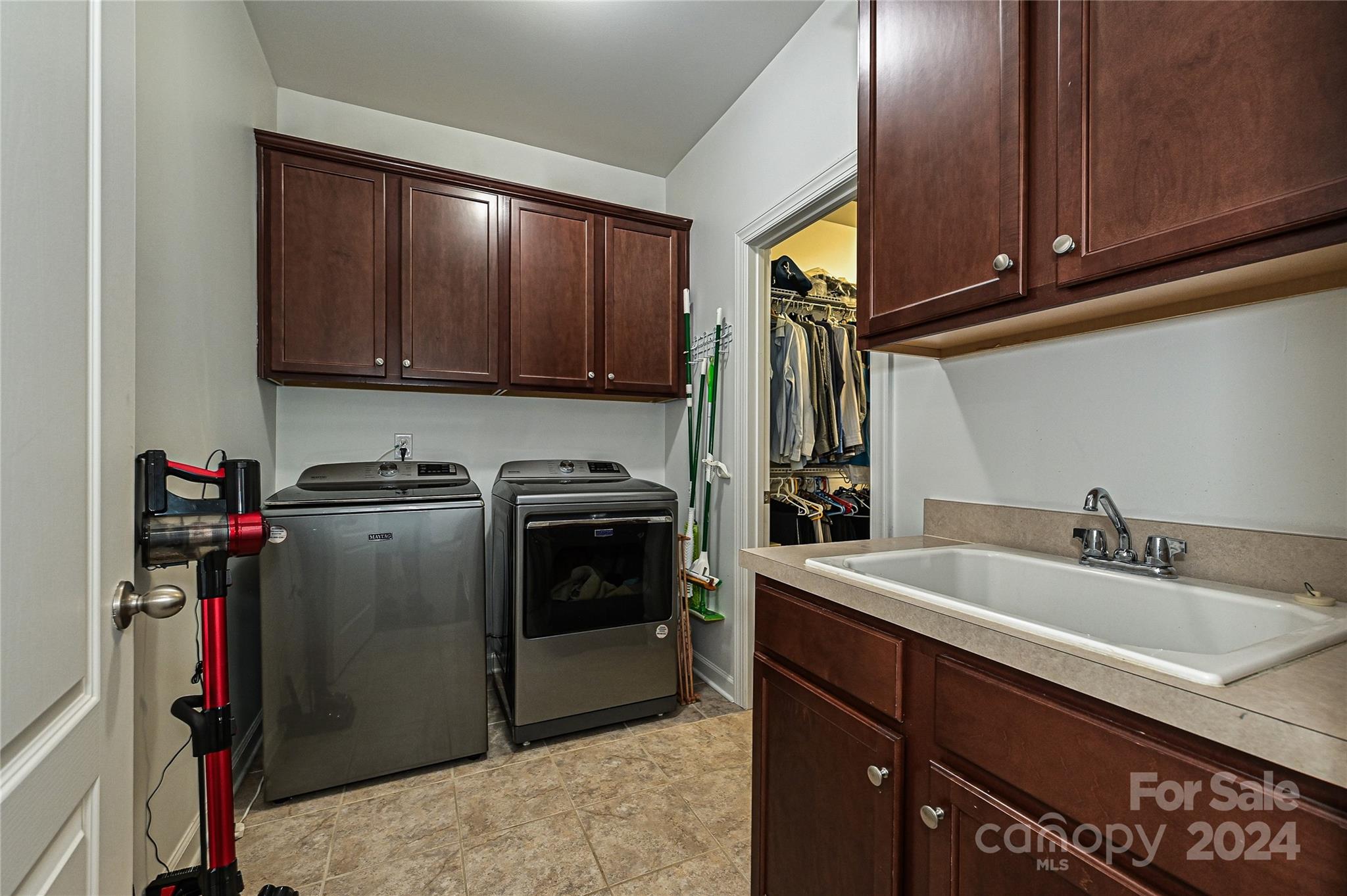 Treetops At Cowans Ford - Residential