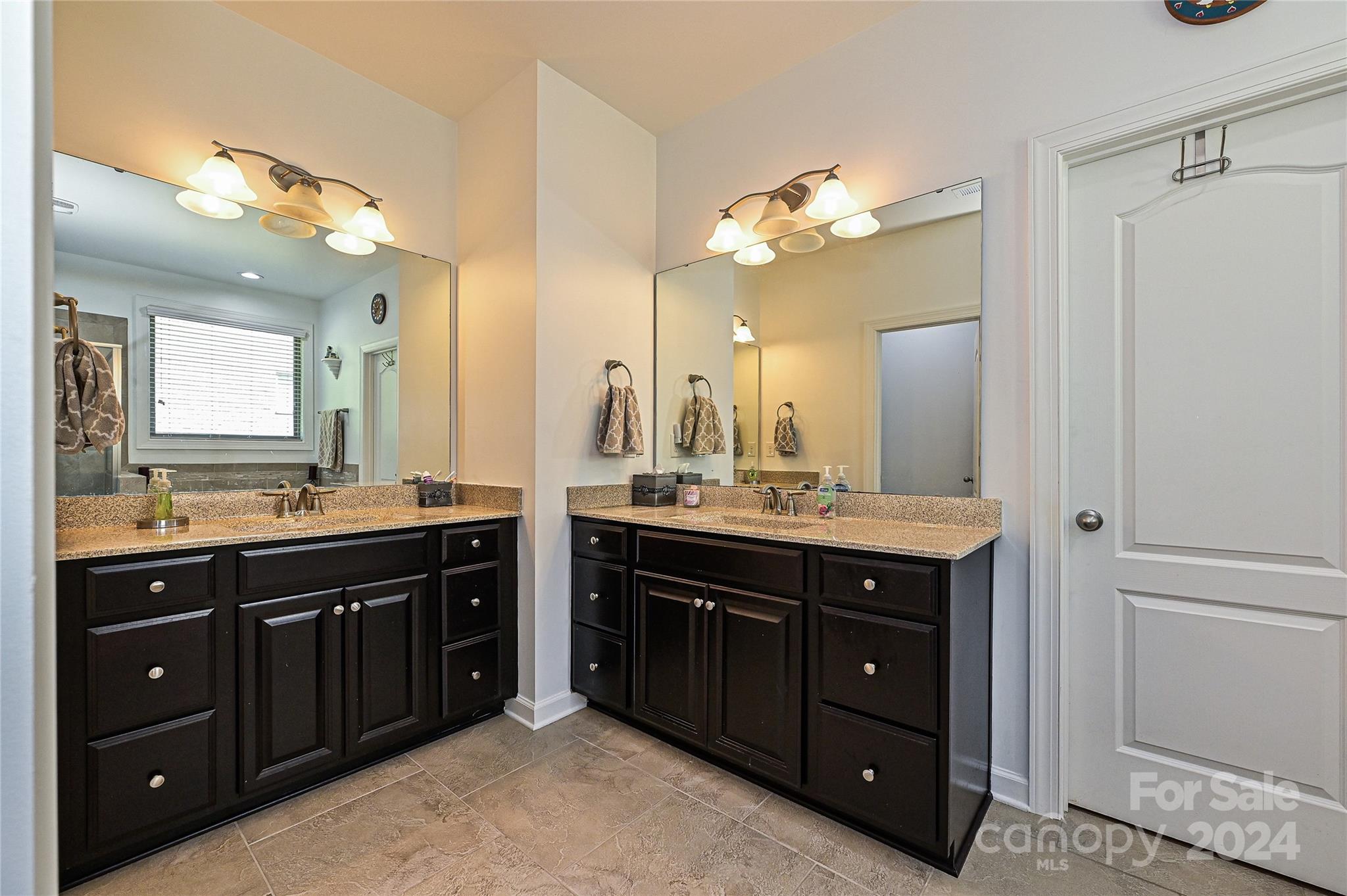 Treetops At Cowans Ford - Residential