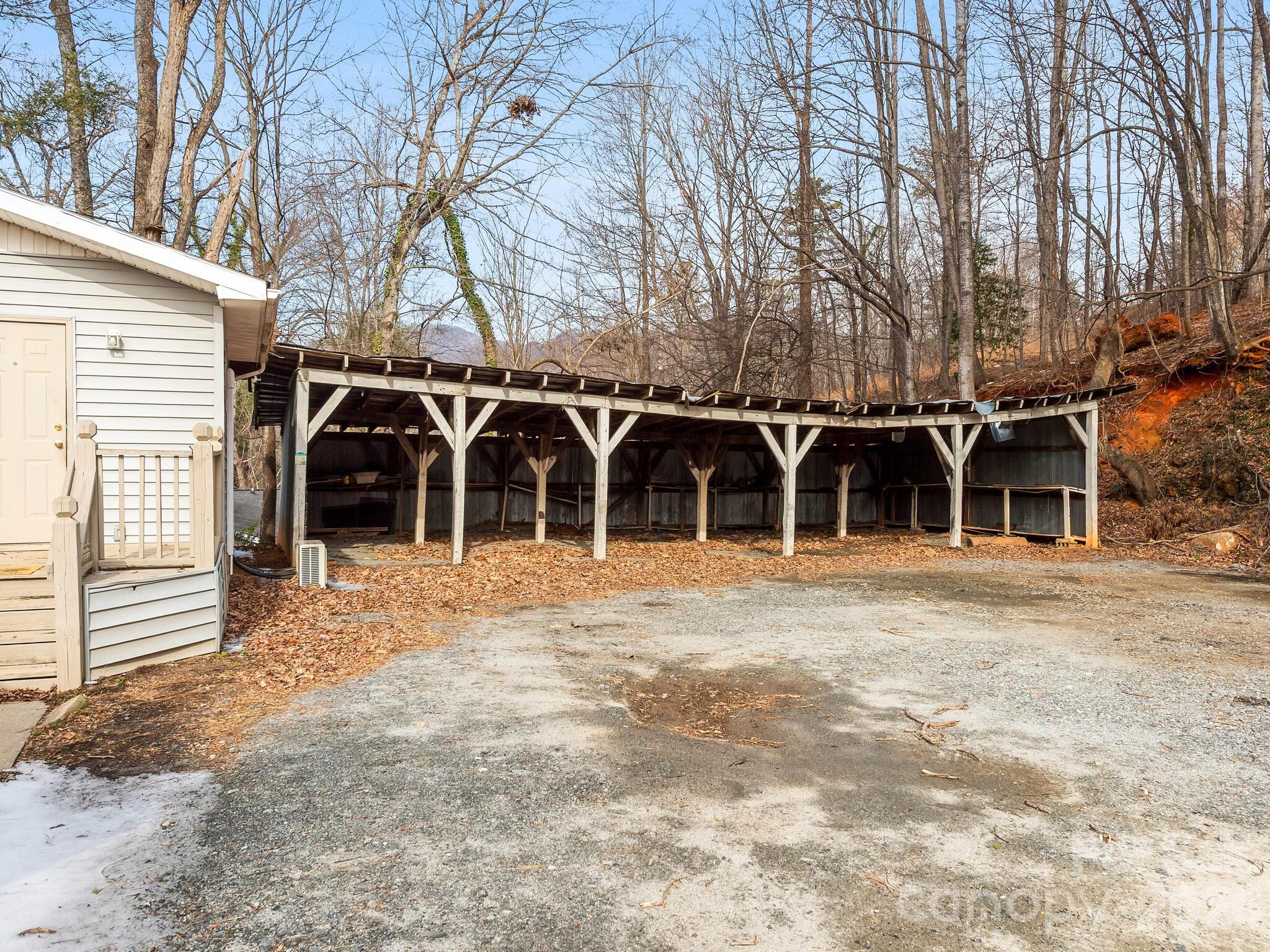 1828 Memorial Highway