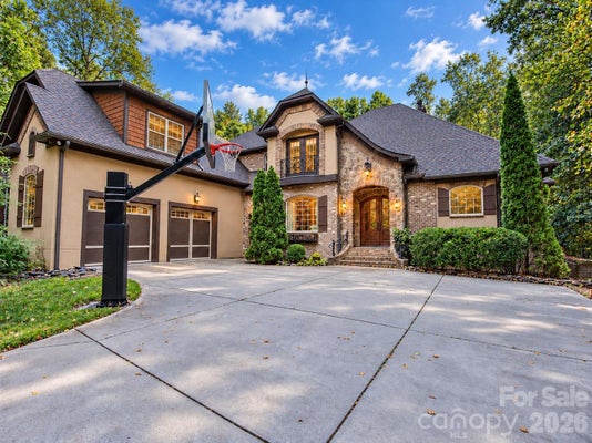 6031 GREYSTONE DR, MATTHEWS, NC 28104 - Image 83f7e16c7e4e384e7d81b7cfd12651a2/3501921816