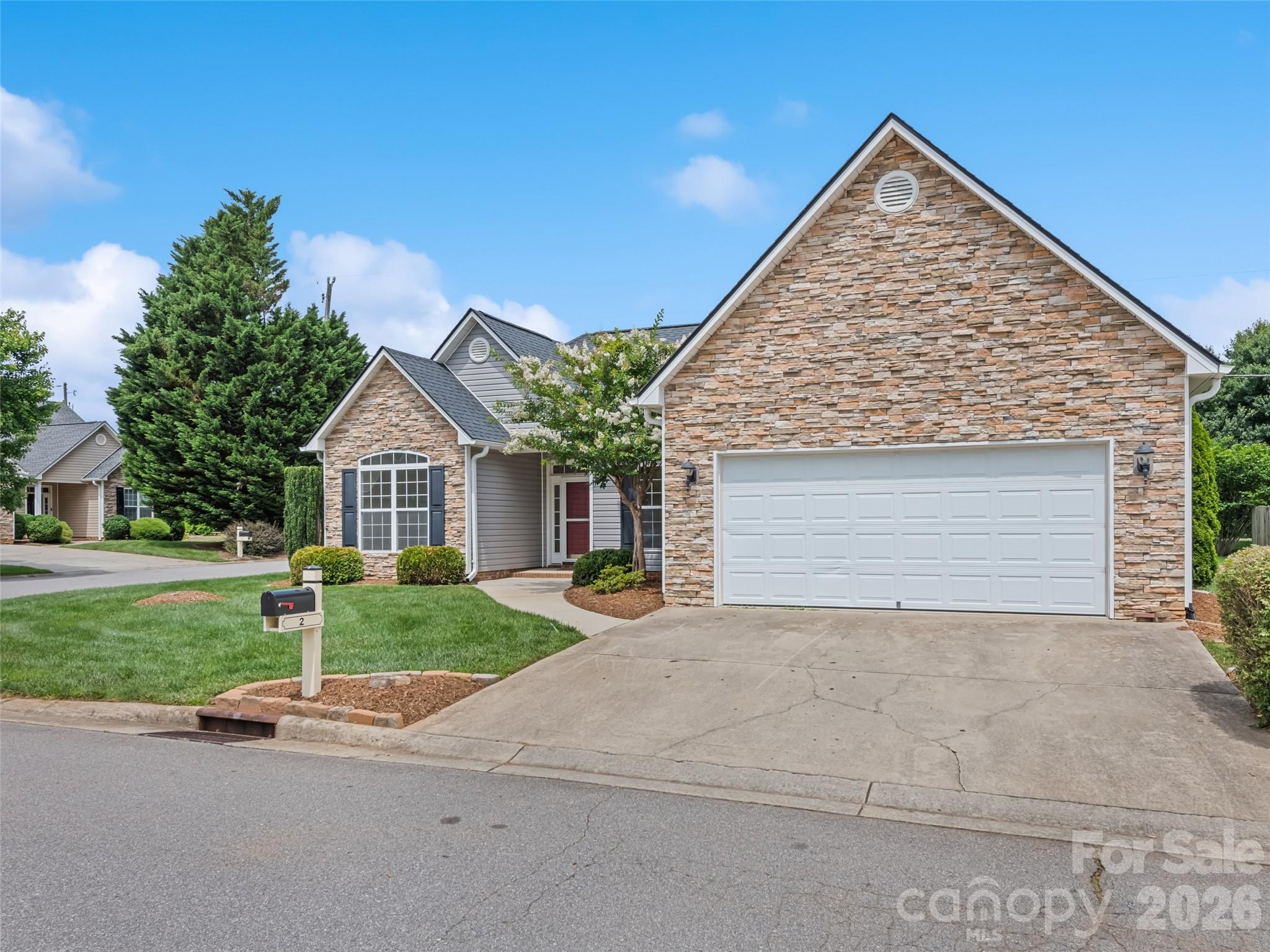 2 Thornwood Court