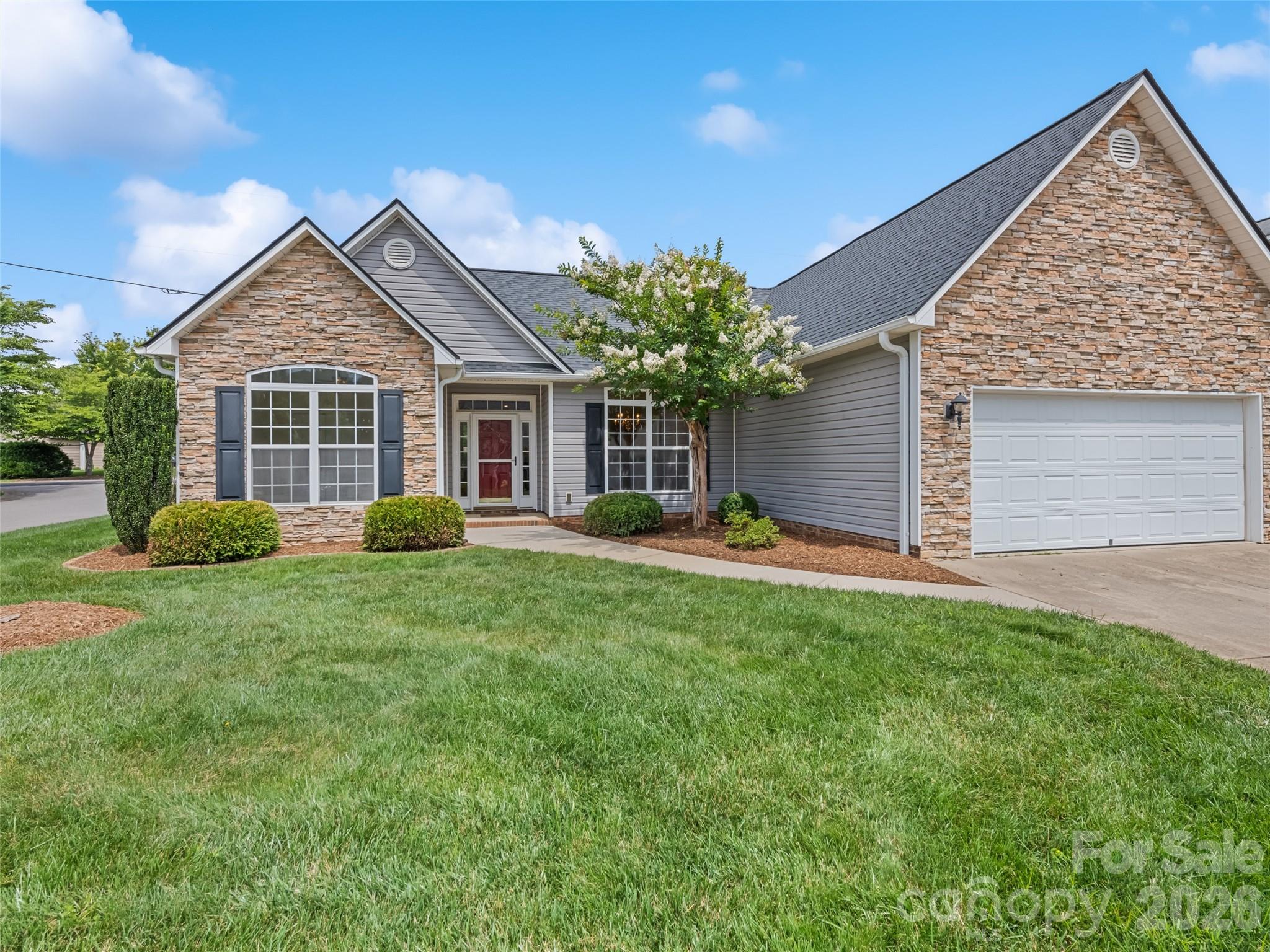 2 Thornwood Court
