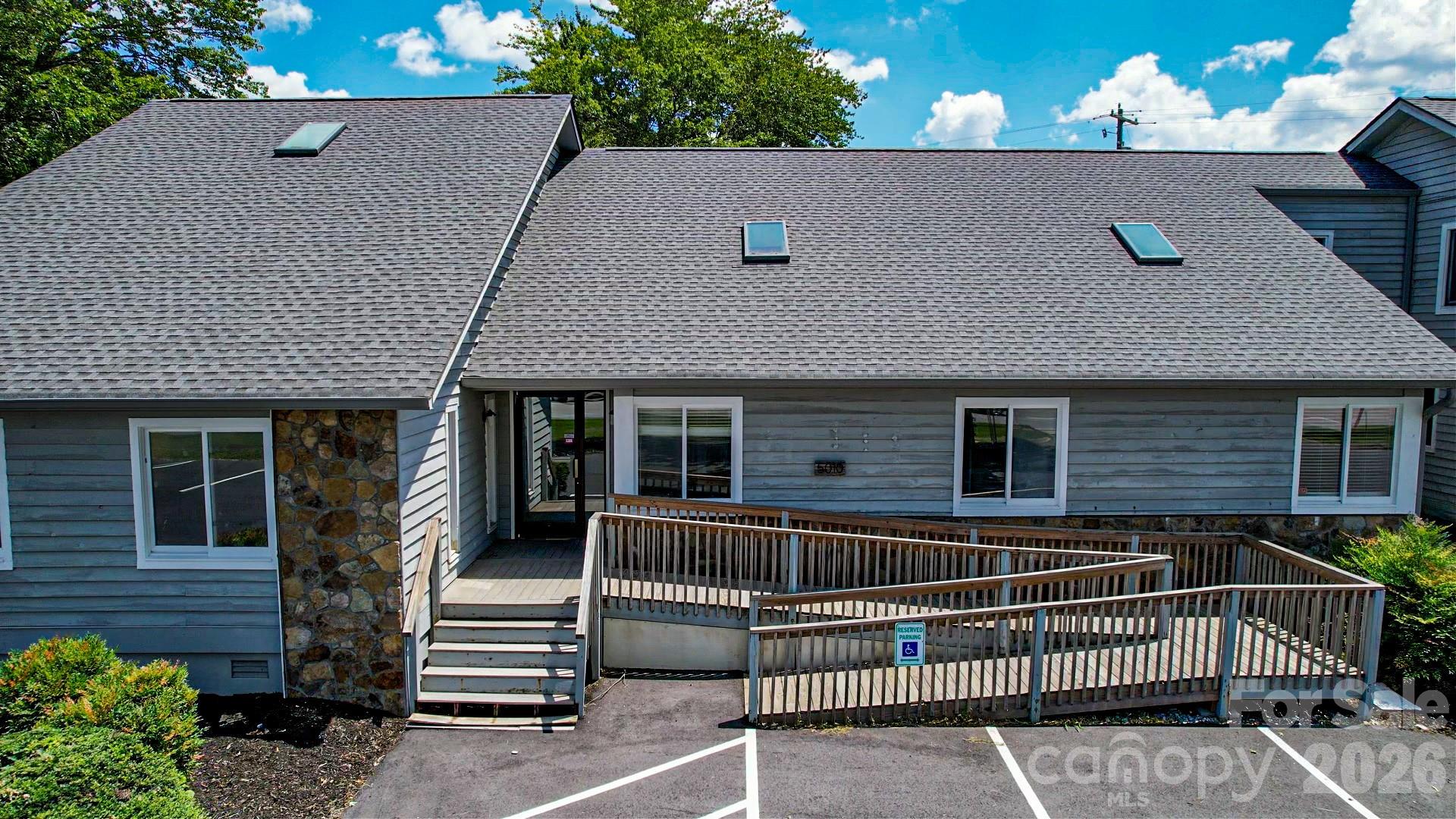 5030 Hendersonville Road
