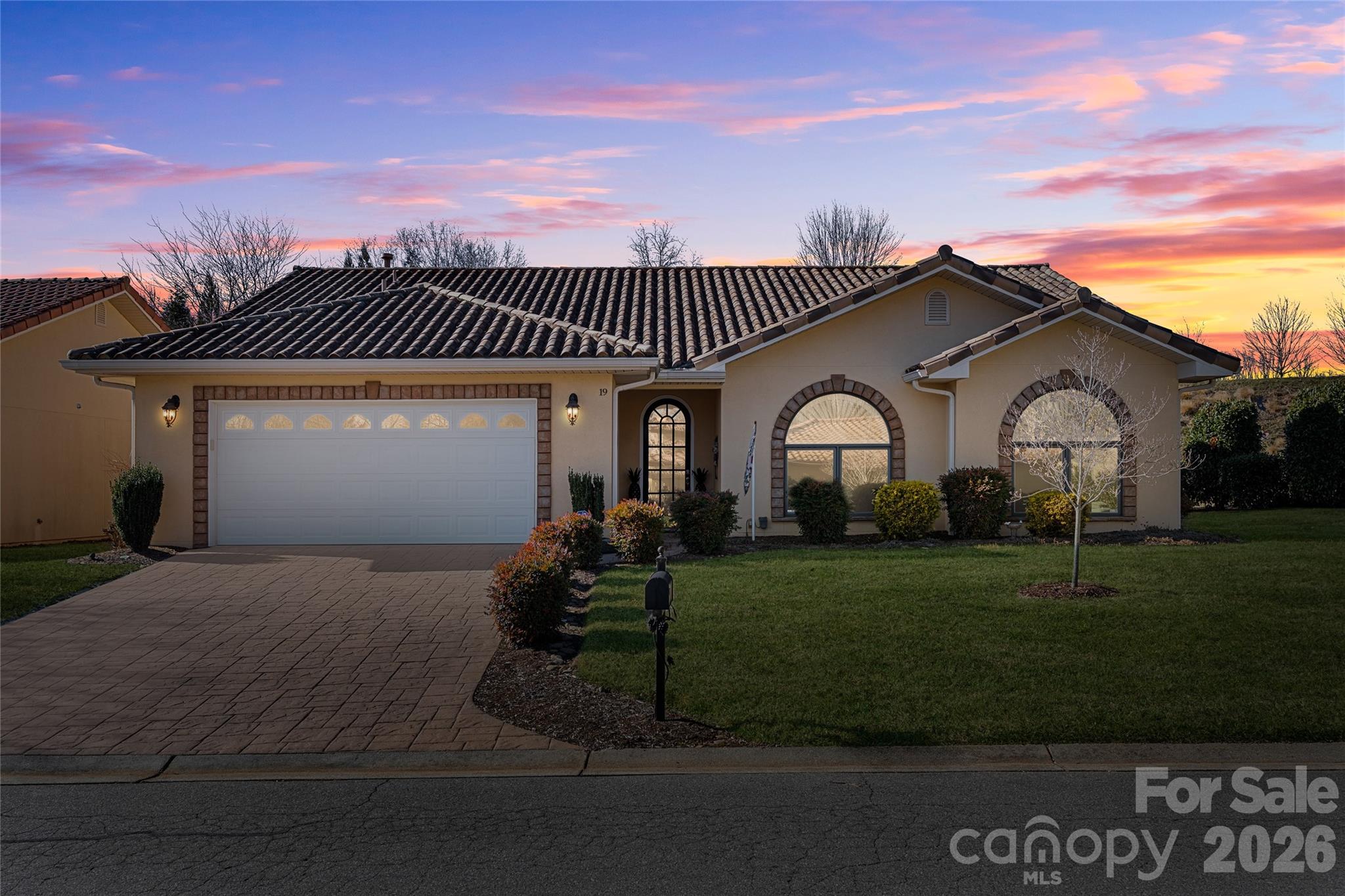 Bonito Ocaso in Crowell Farms - Residential