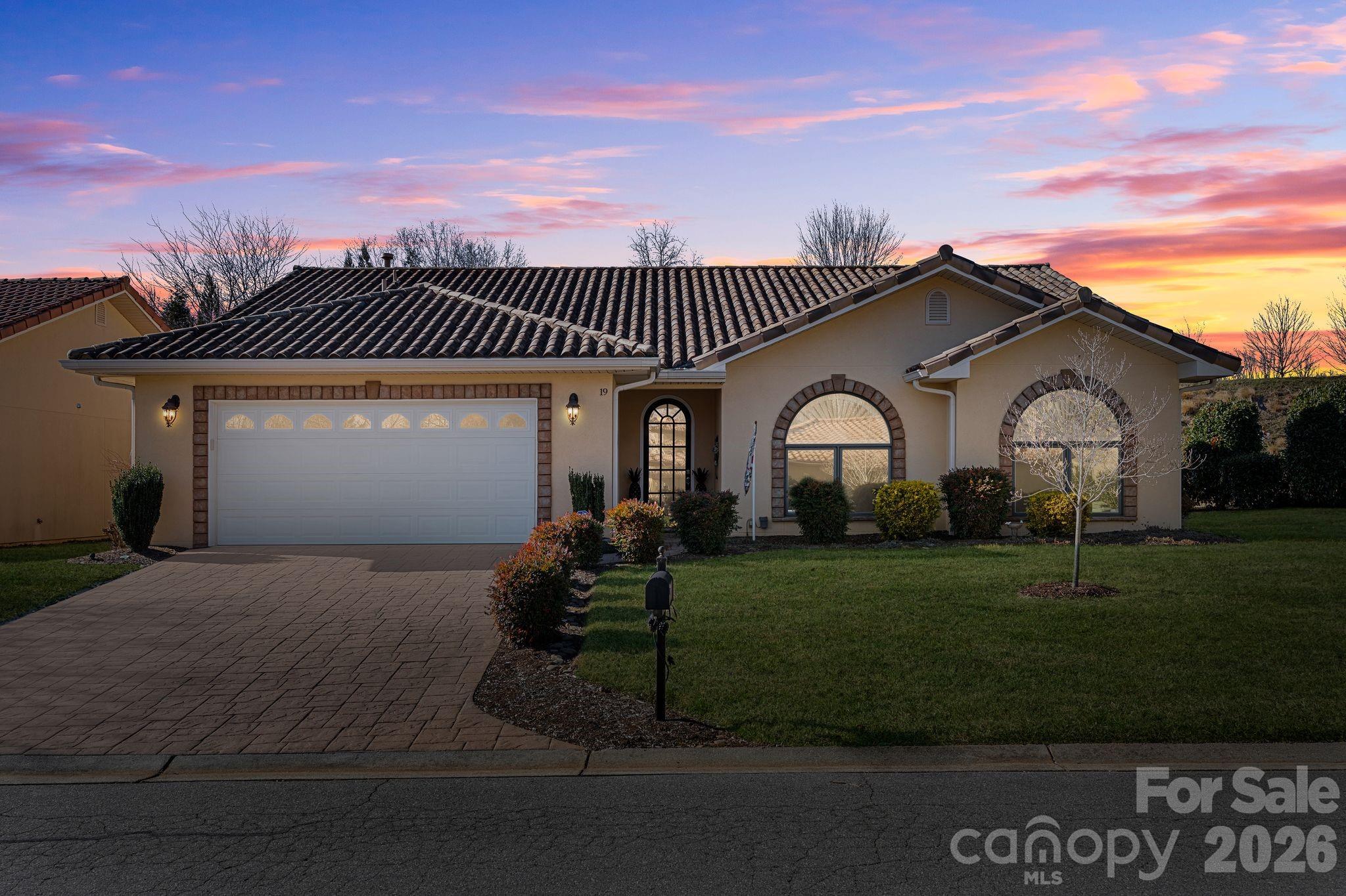 Bonito Ocaso in Crowell Farms - Residential