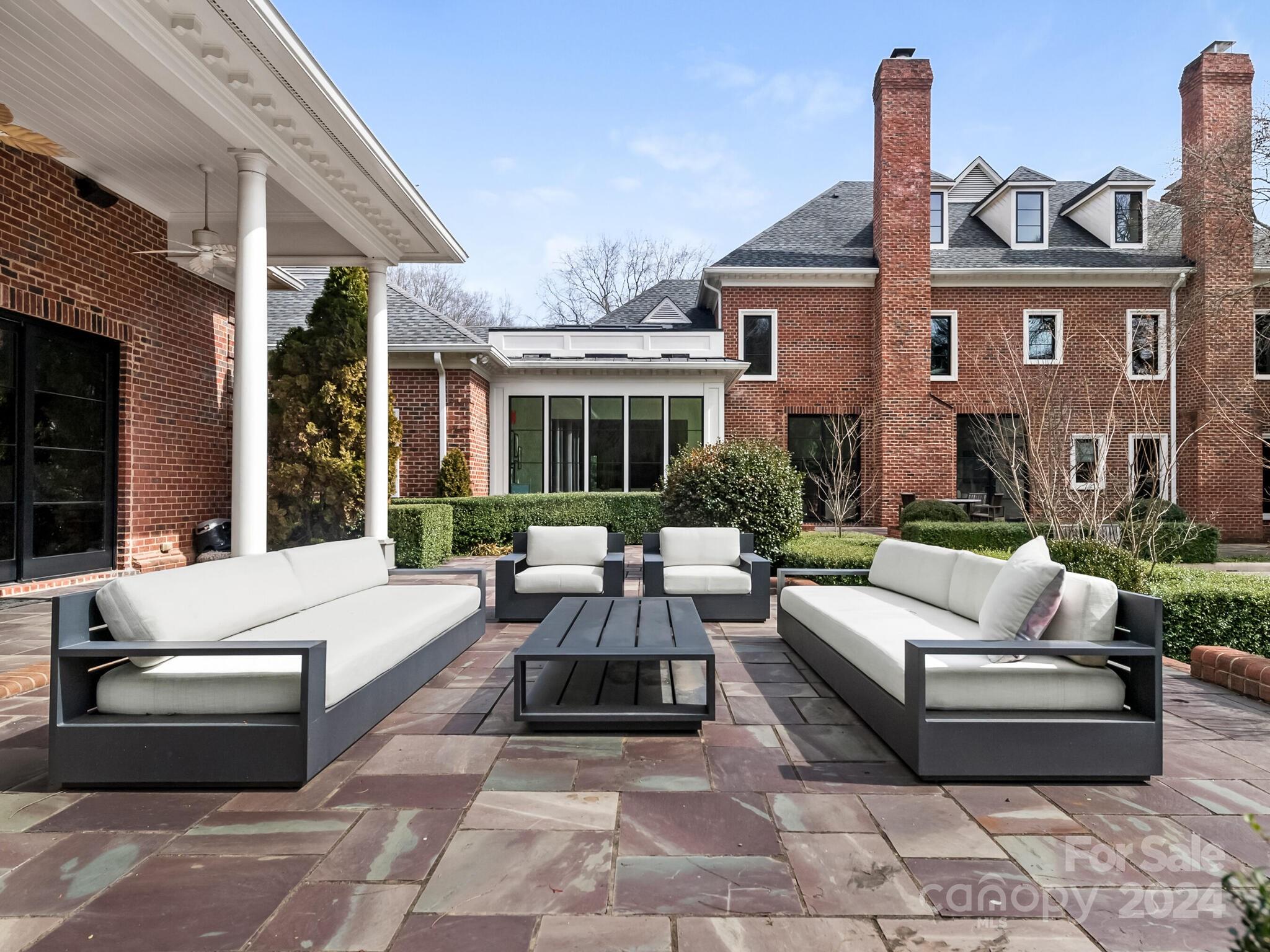 Seven Eagles - Residential