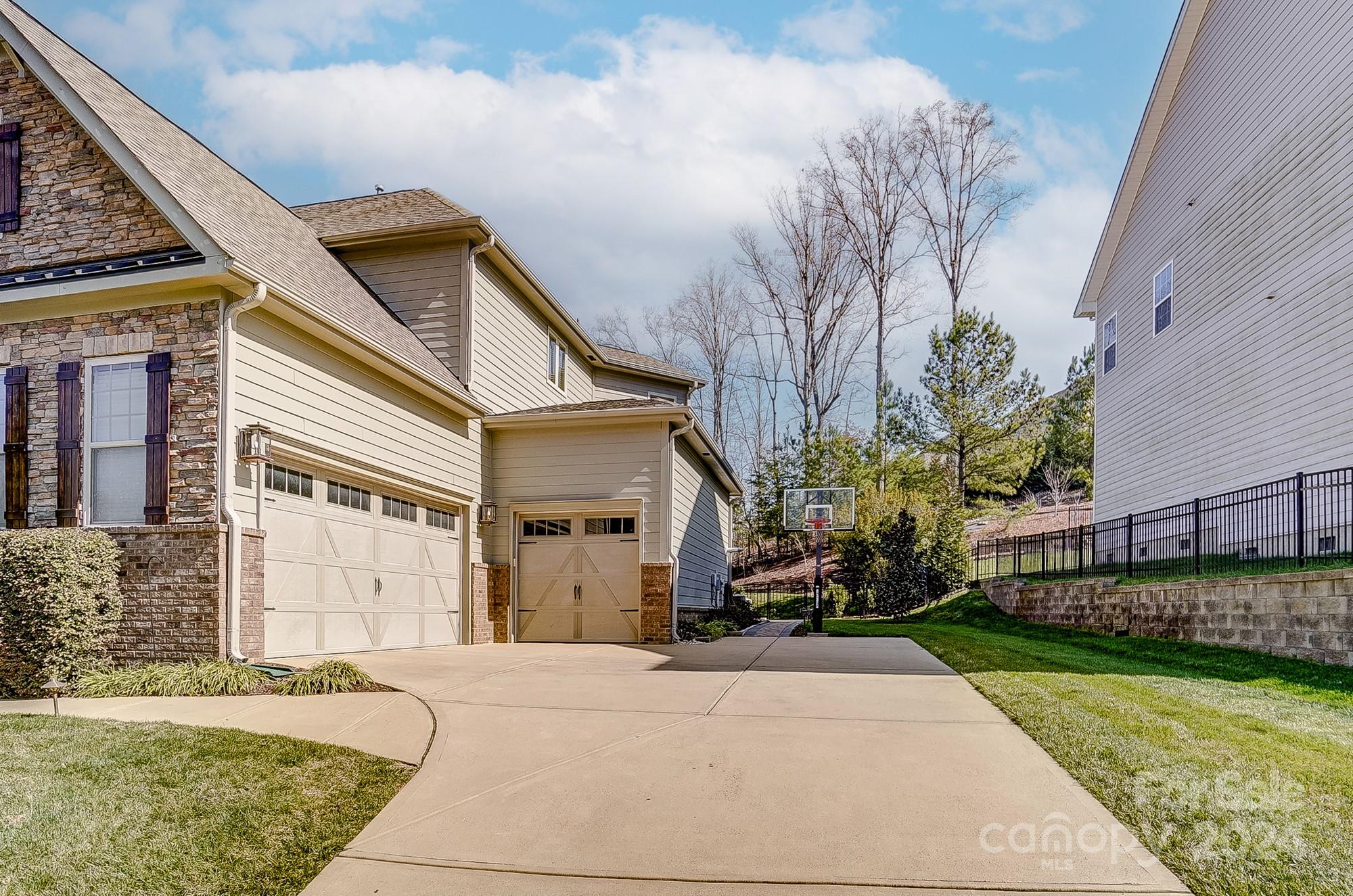 The Manors at Lake Ridge - Residential