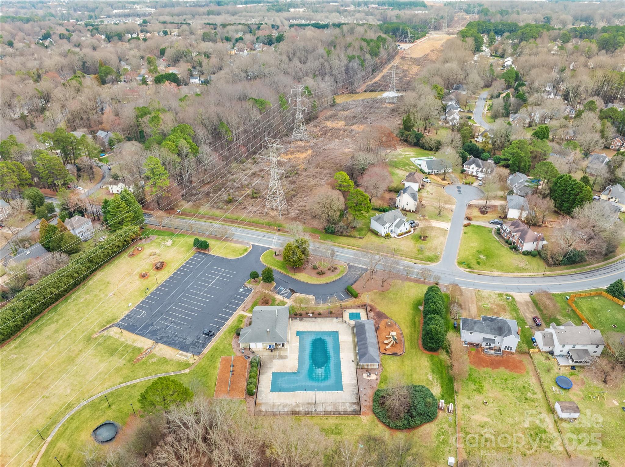 00 Stratton Farm Road