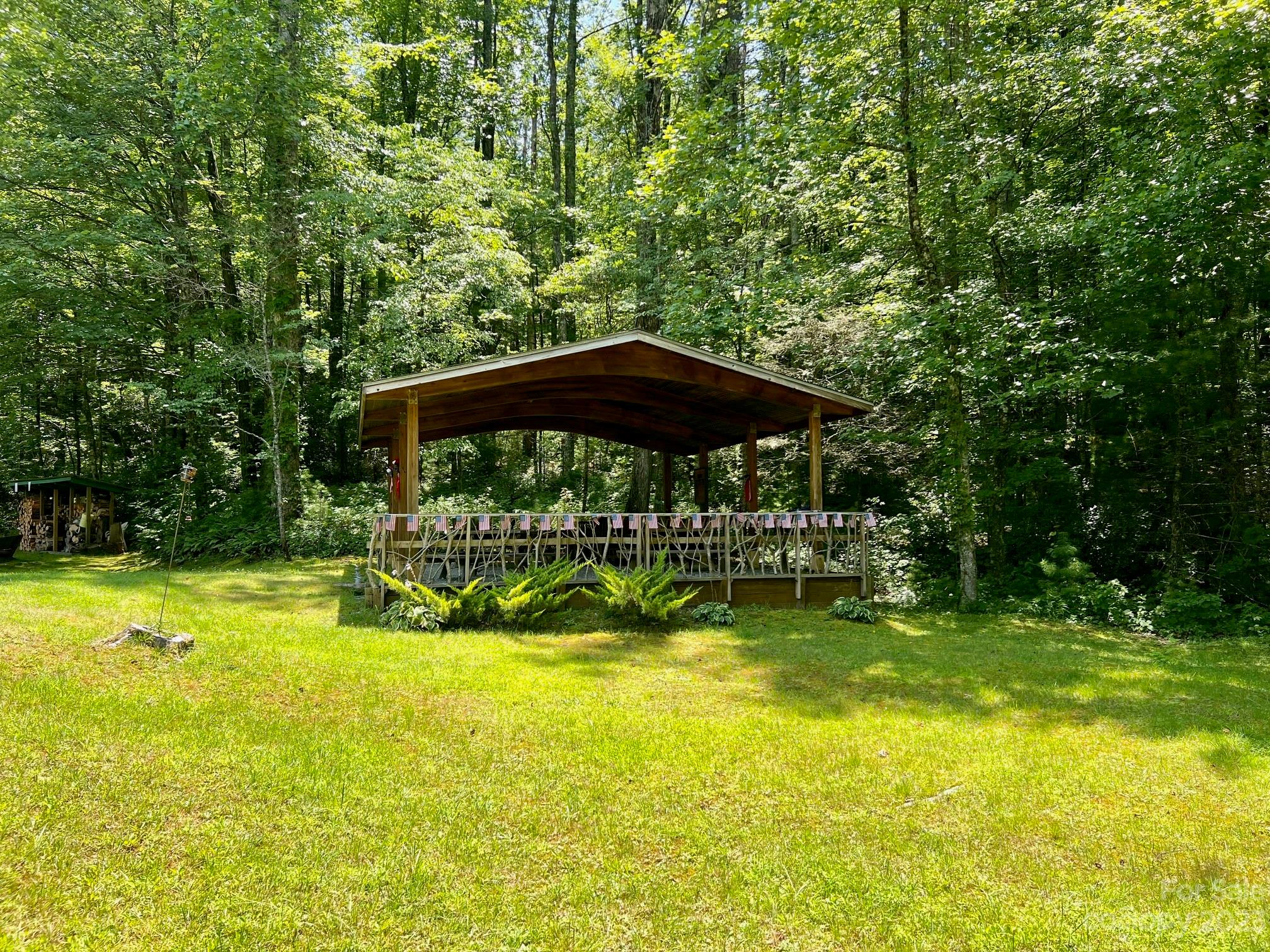 Round Mountain - Land