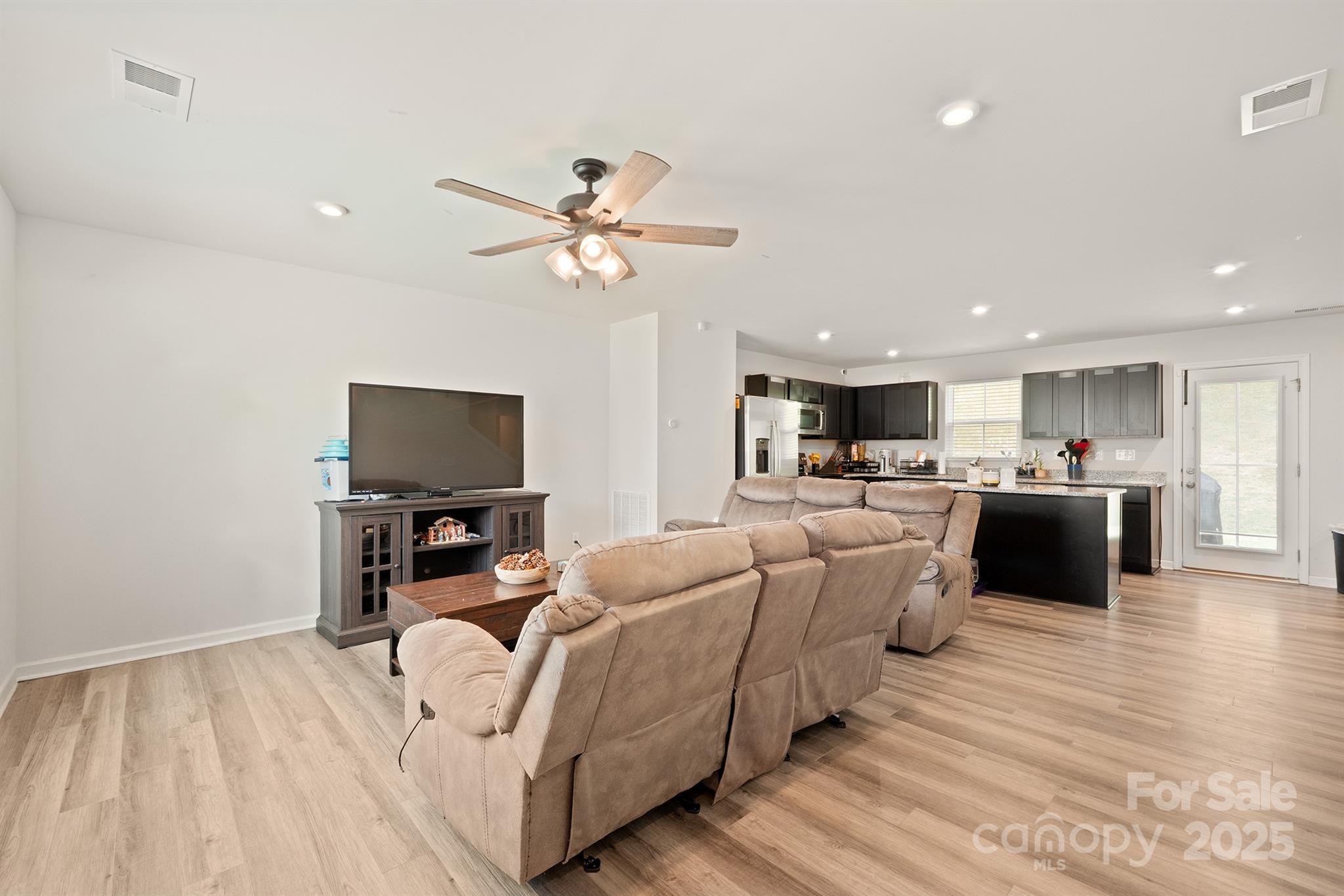 707 Pointe Andrews Drive SW