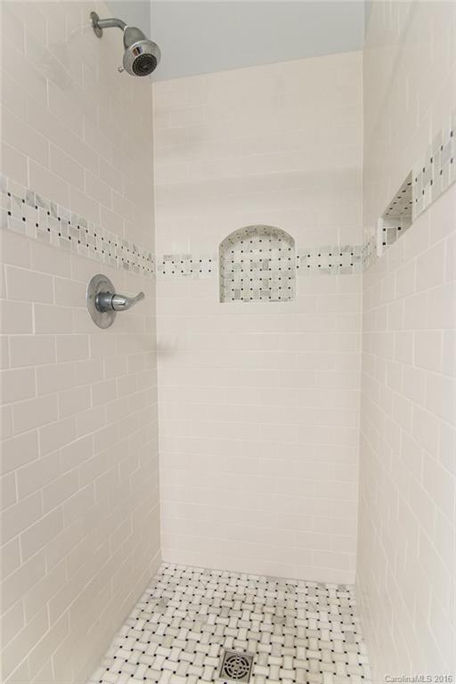 The Oaks On Providence - Residential