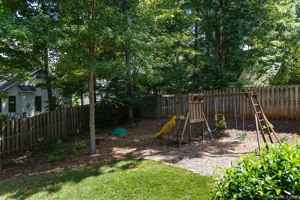 The Oaks On Providence - Residential