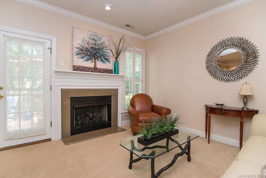 The Oaks On Providence - Residential