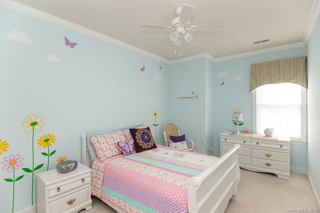 The Oaks On Providence - Residential