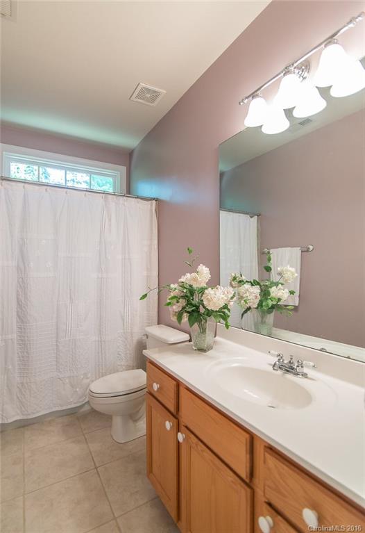 The Oaks On Providence - Residential